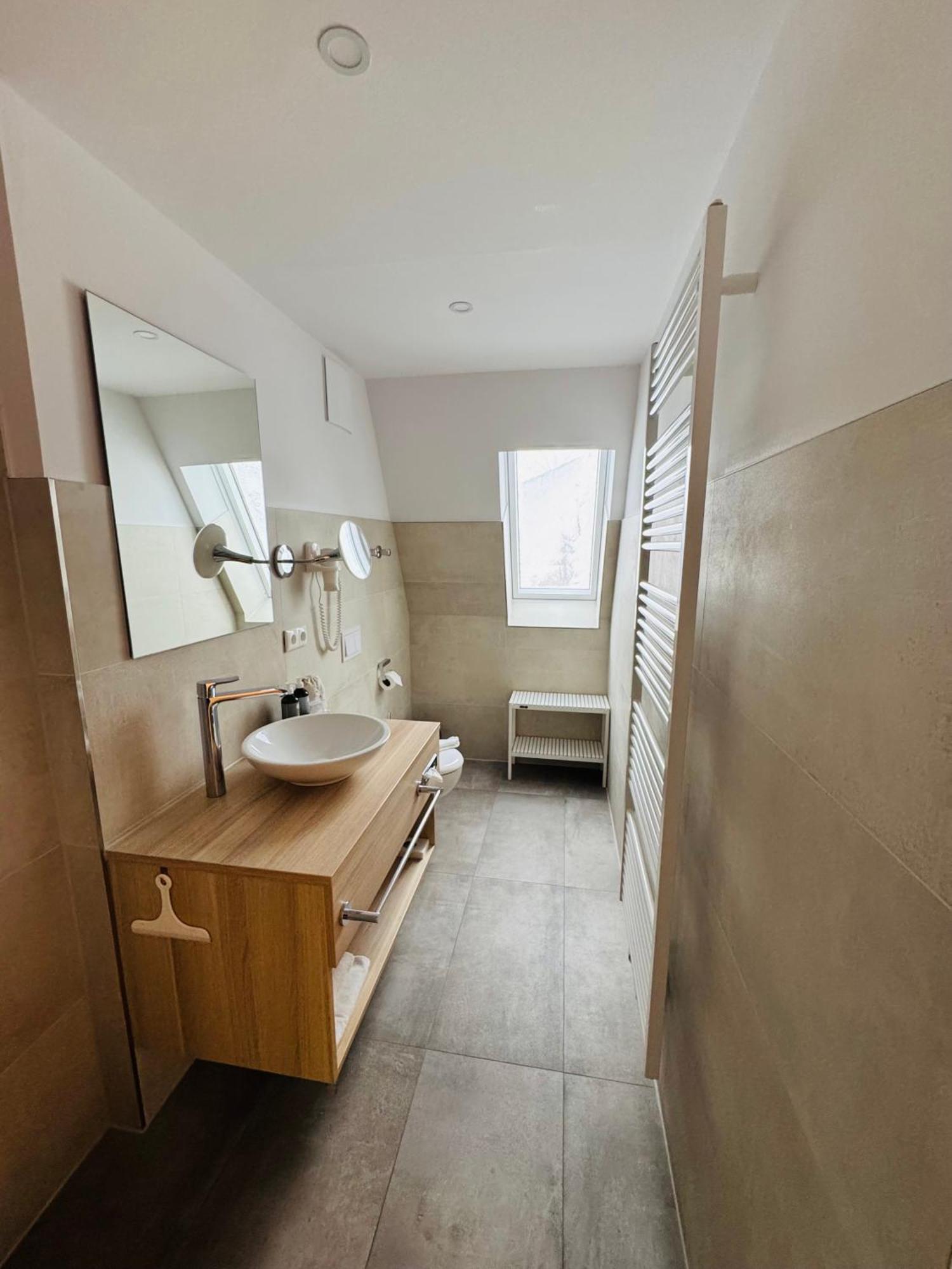 Single Room Shower