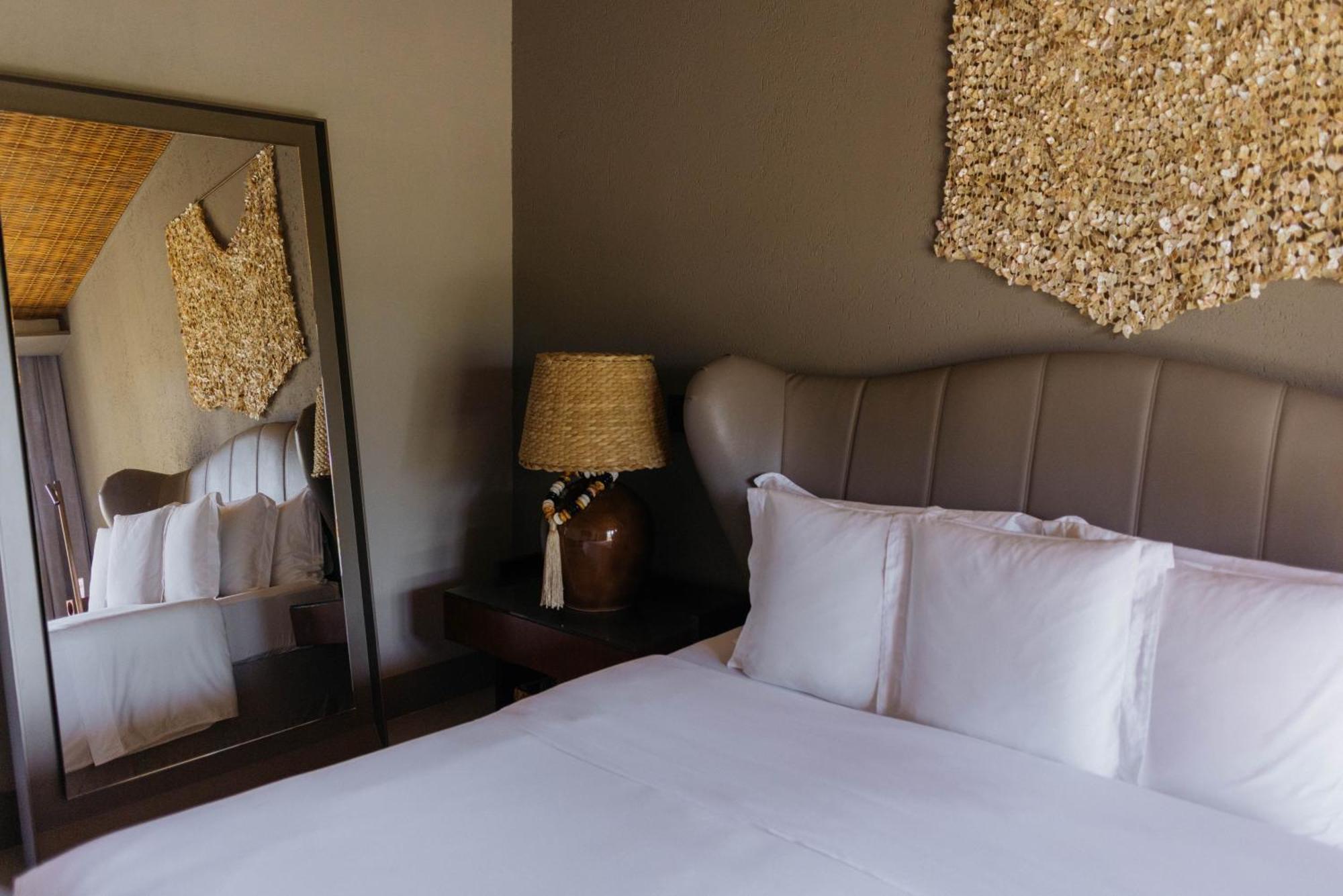 Standard Suite,1746995524:JPEG