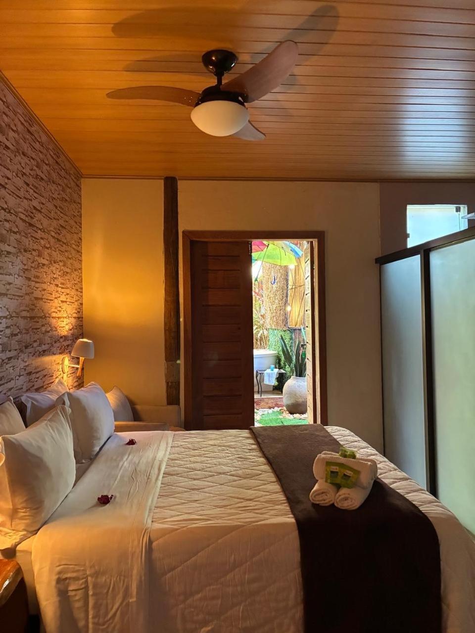 Deluxe Double Room Bath