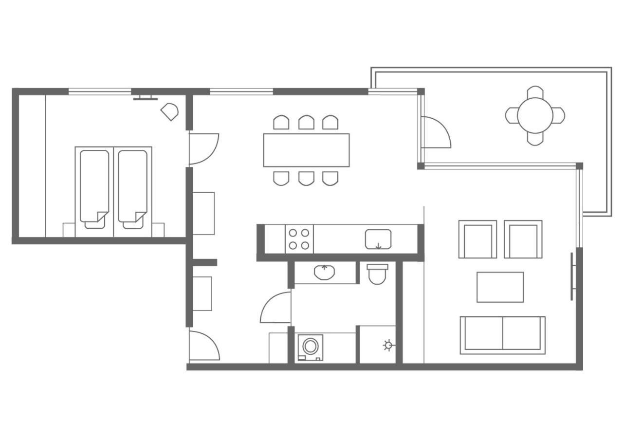 Deluxe One-Bedroom Apartment 77m2