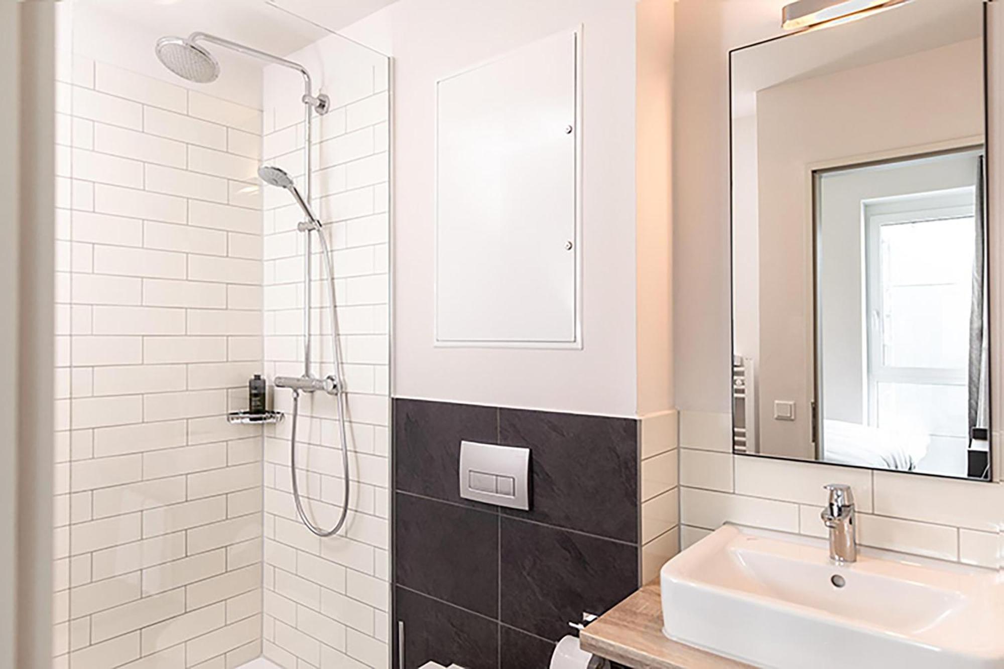 BACHELOR Apartment,1747033819:JPEG