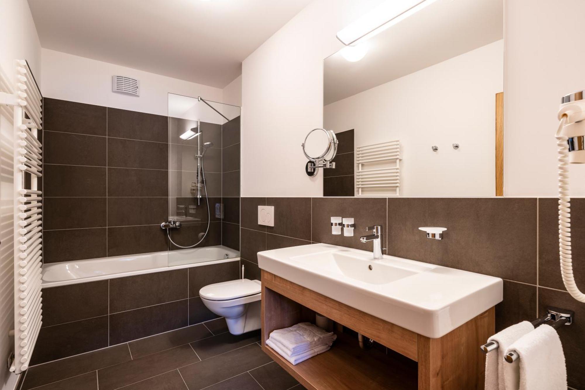 Three-bedrooms Apartment