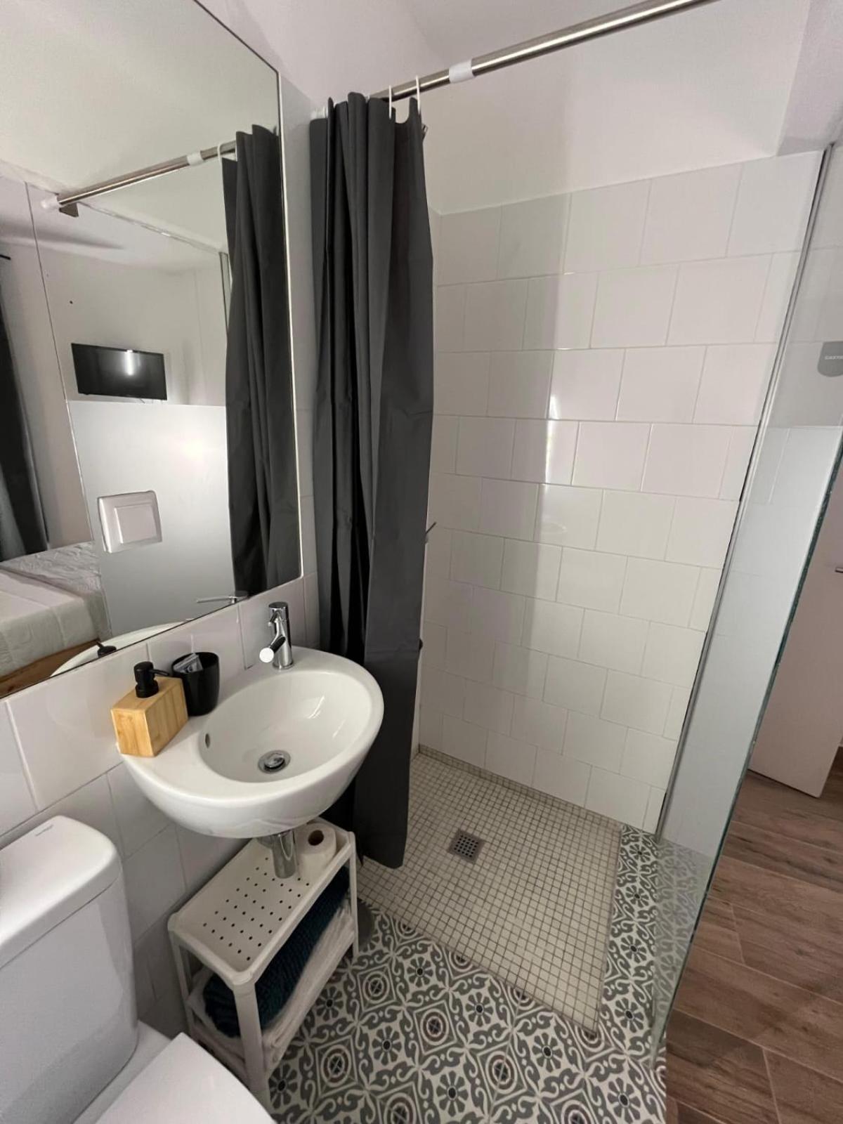 Single Room Private Bathroom,1747081705:JPEG