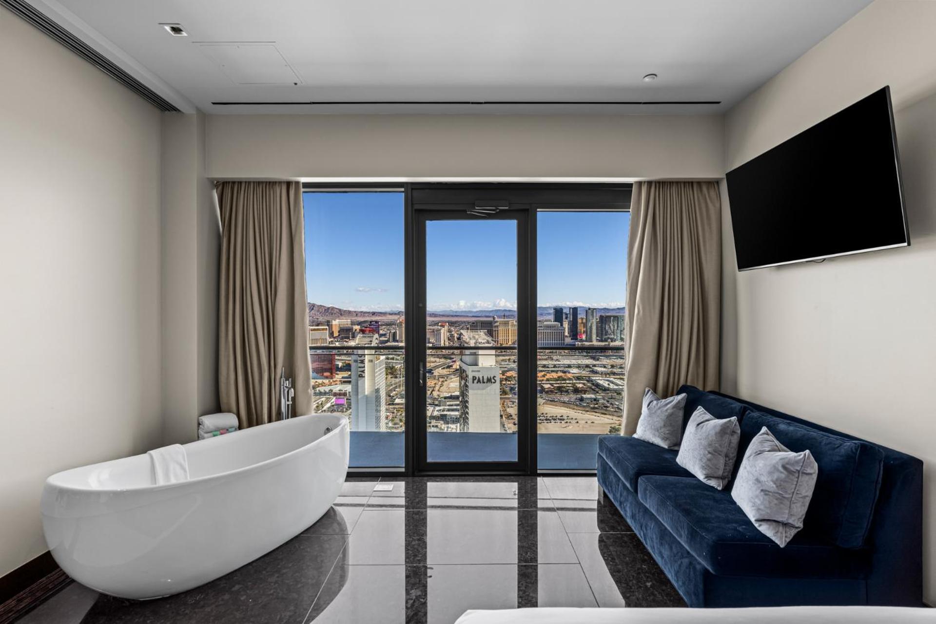 Luxurious Penthouse | Full Strip View & Private Balcony