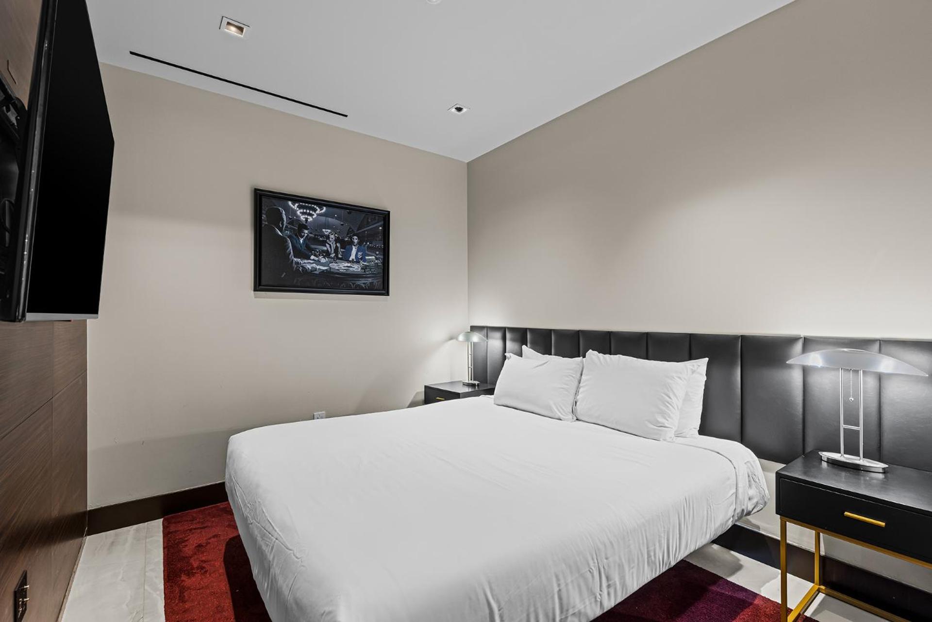 Luxurious Penthouse | Full Strip View & Private Balcony