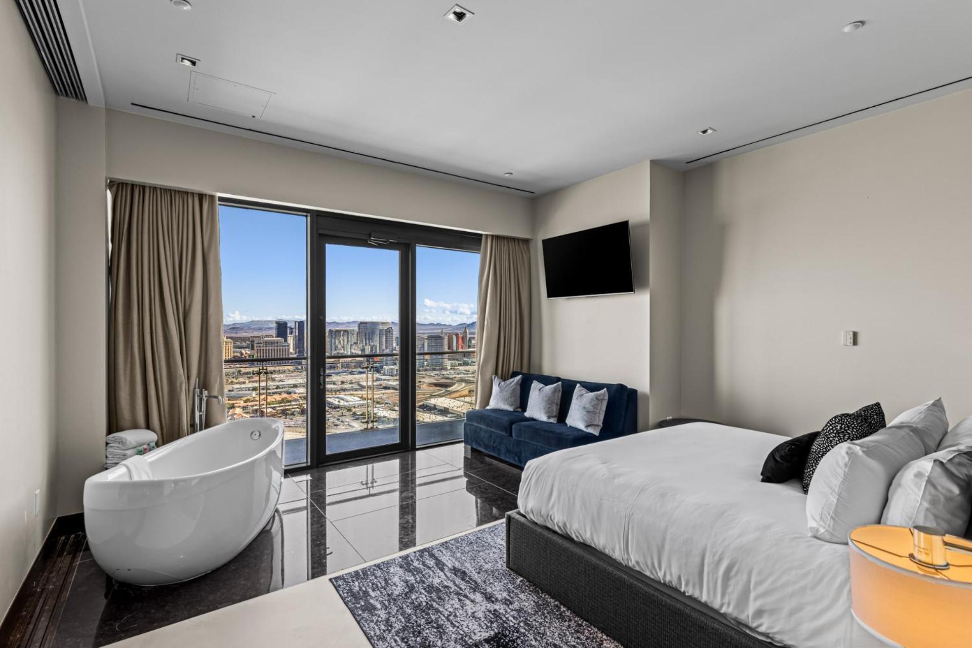 Luxurious Penthouse | Full Strip View & Private Balcony