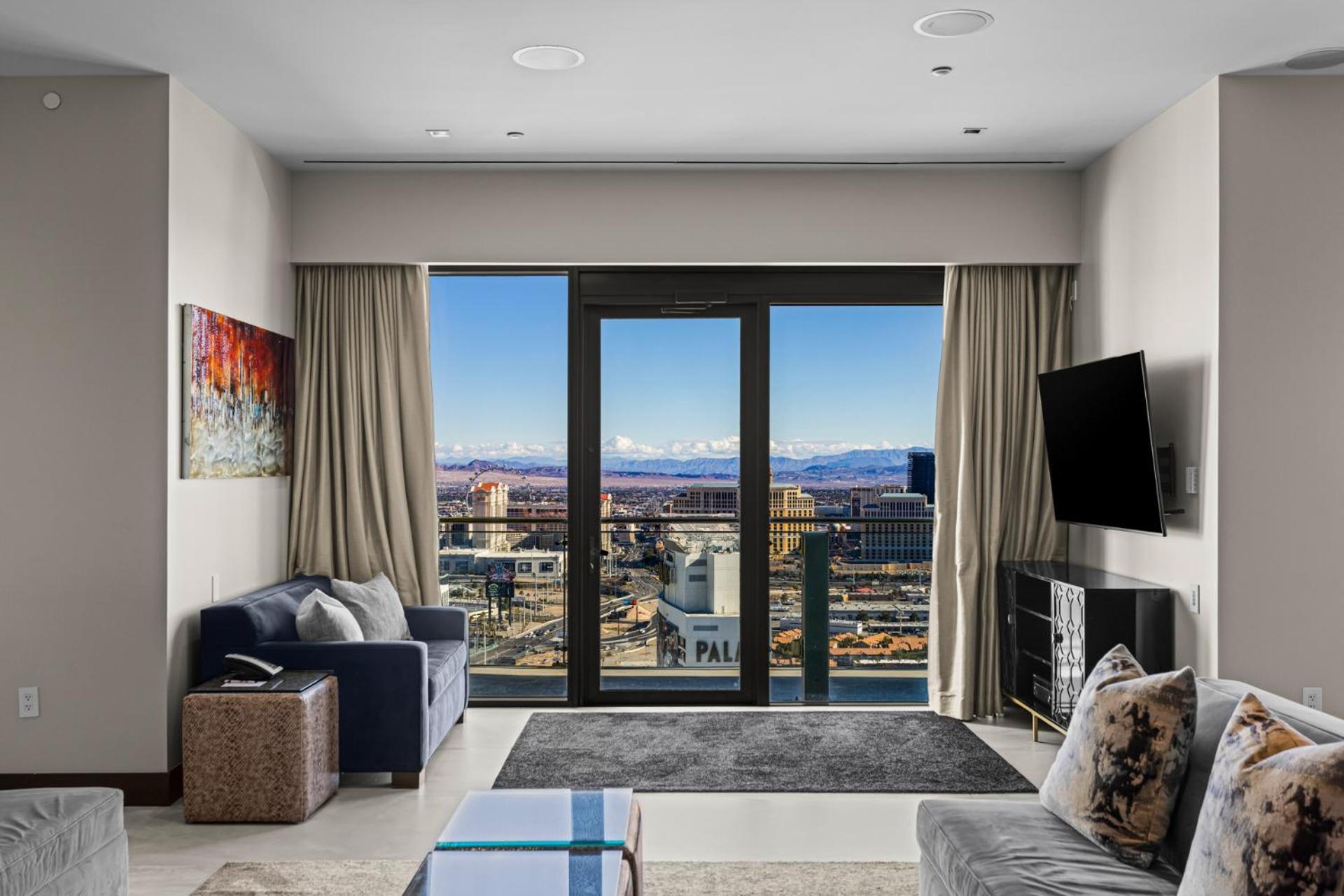 Luxurious Penthouse | Full Strip View & Private Balcony