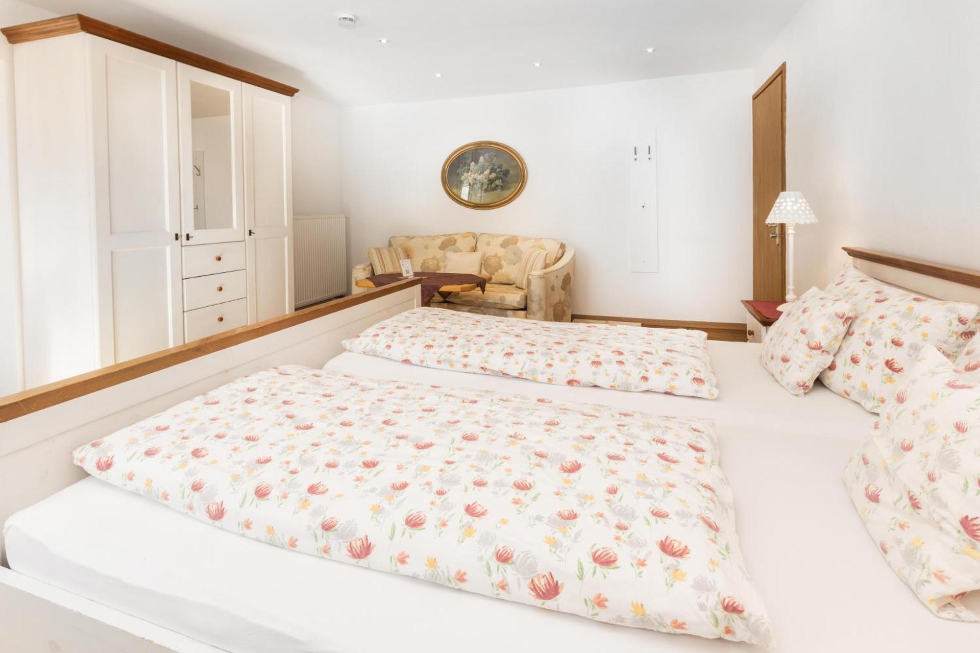 Deluxe Double Room,1747111291:JPEG