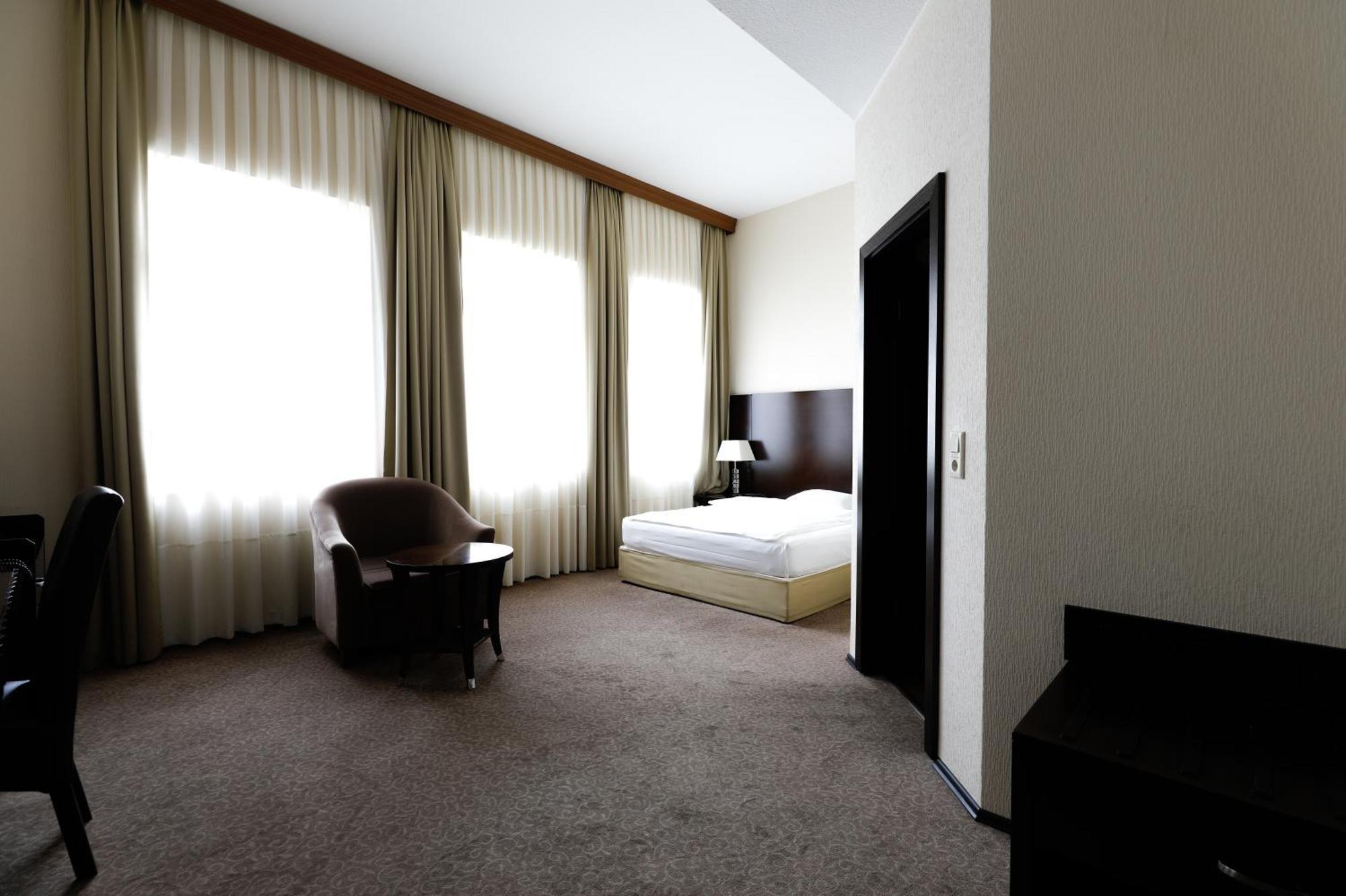 Large Single Room