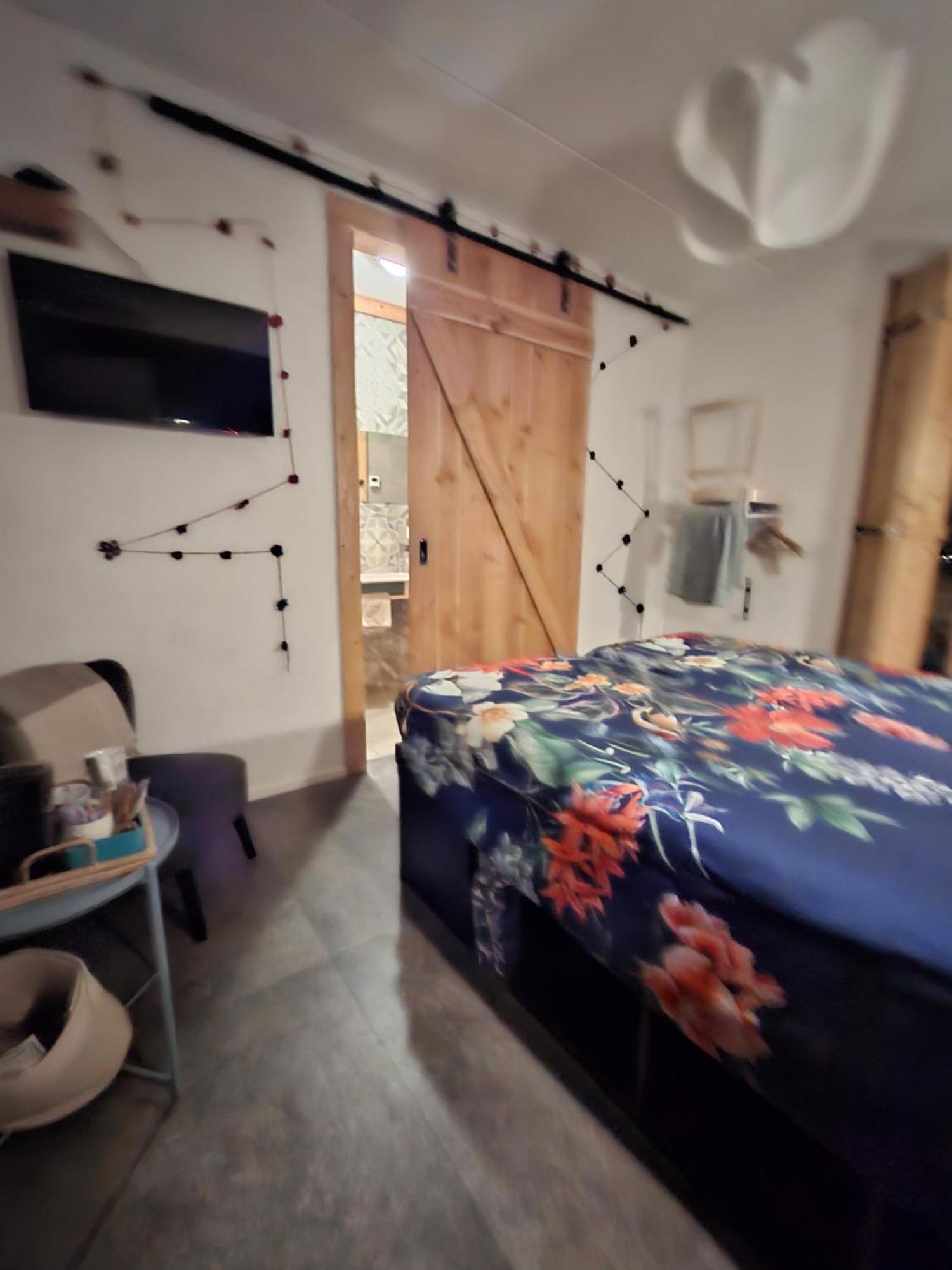 Double Room Private Bathroom