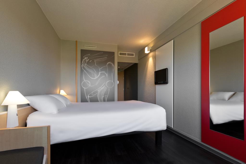 Standard Double Room,174934803:JPEG