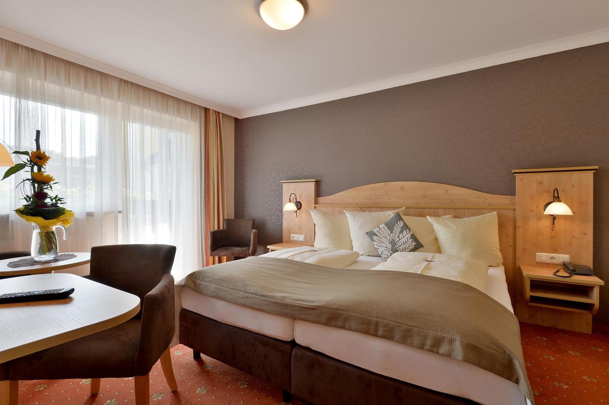 Quintuple Room