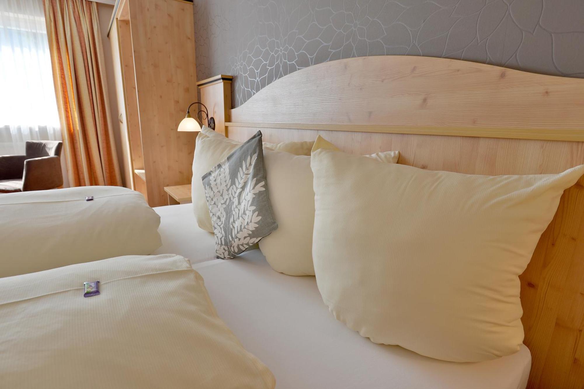 Quintuple Room