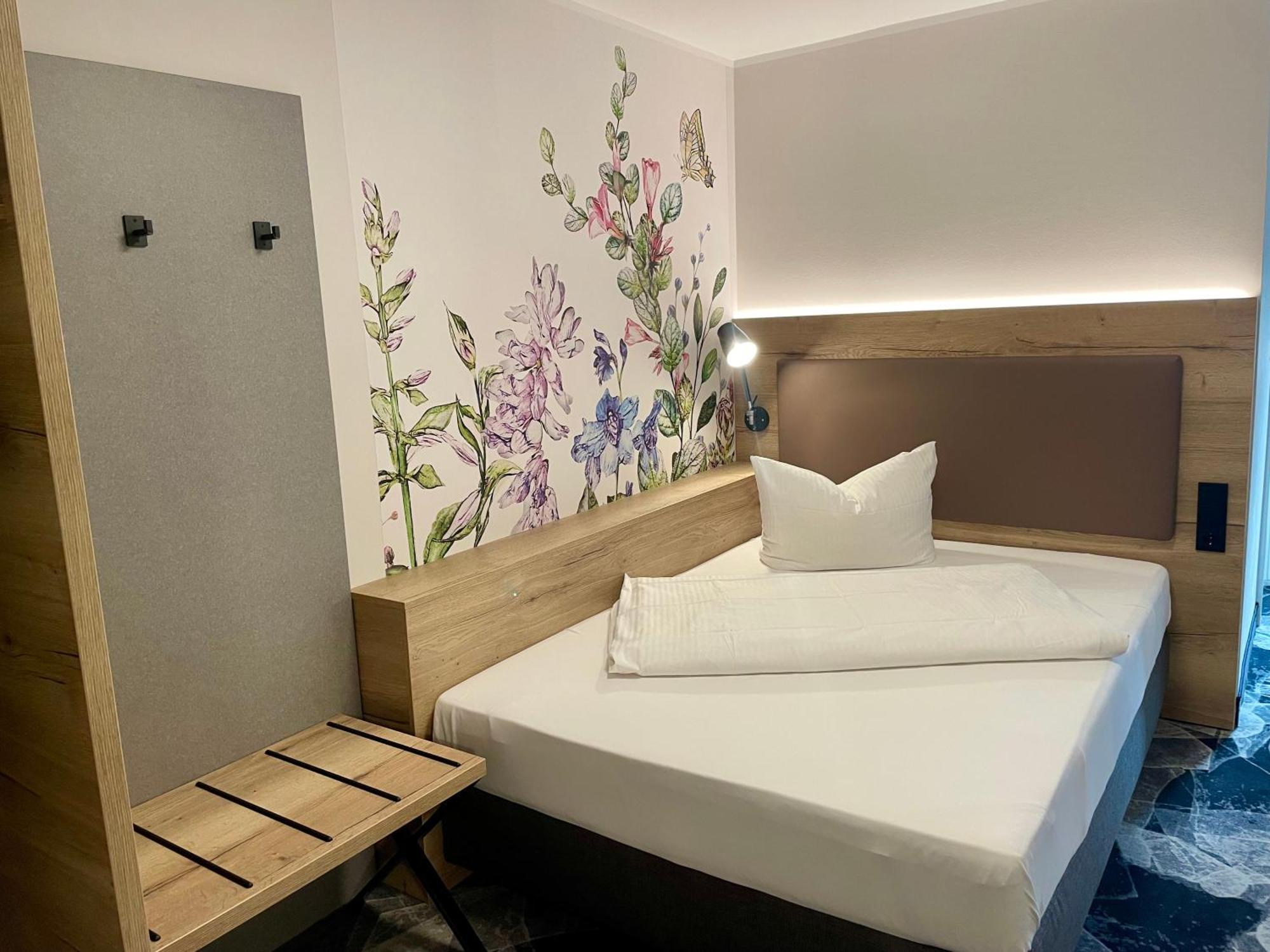 Deluxe Single Room,1756399506:JPEG