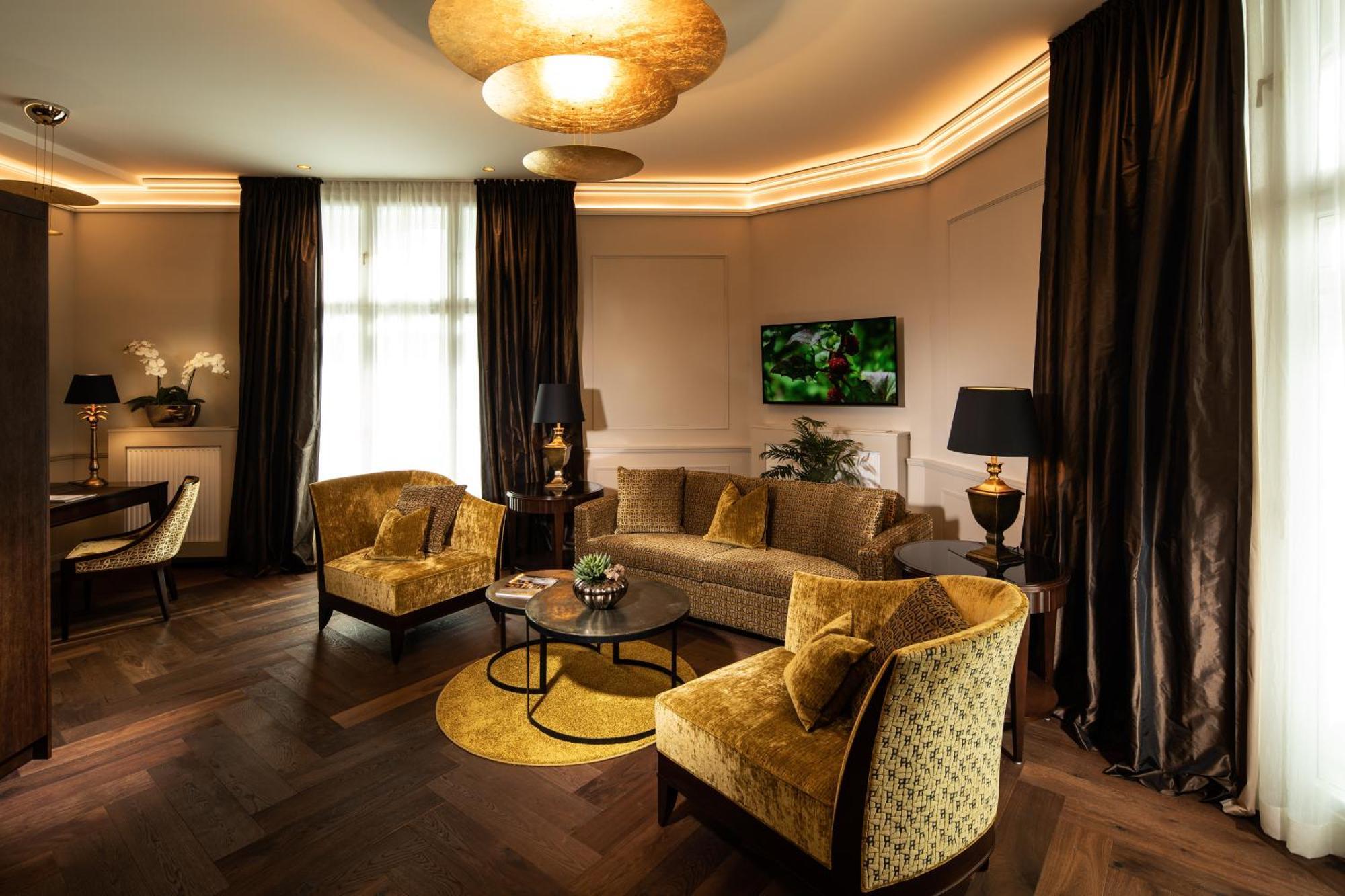 Luxury Suite