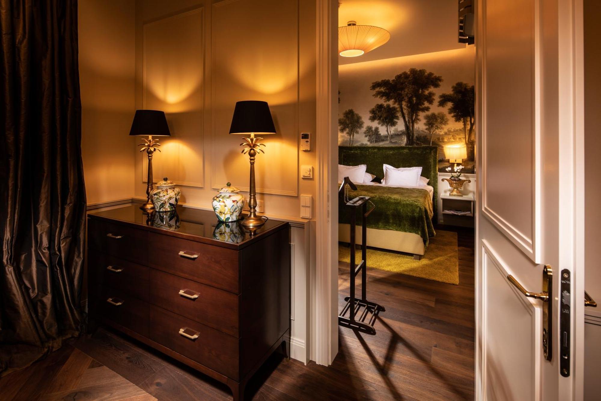Luxury Suite