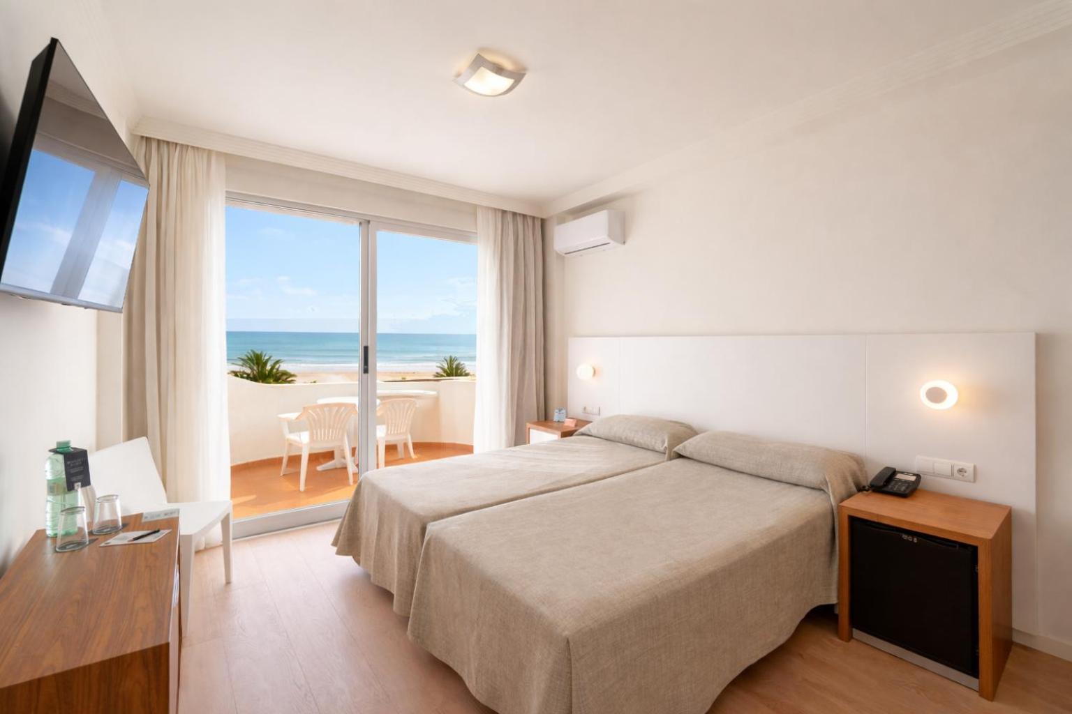 Double or Twin Room Terrace Sea View