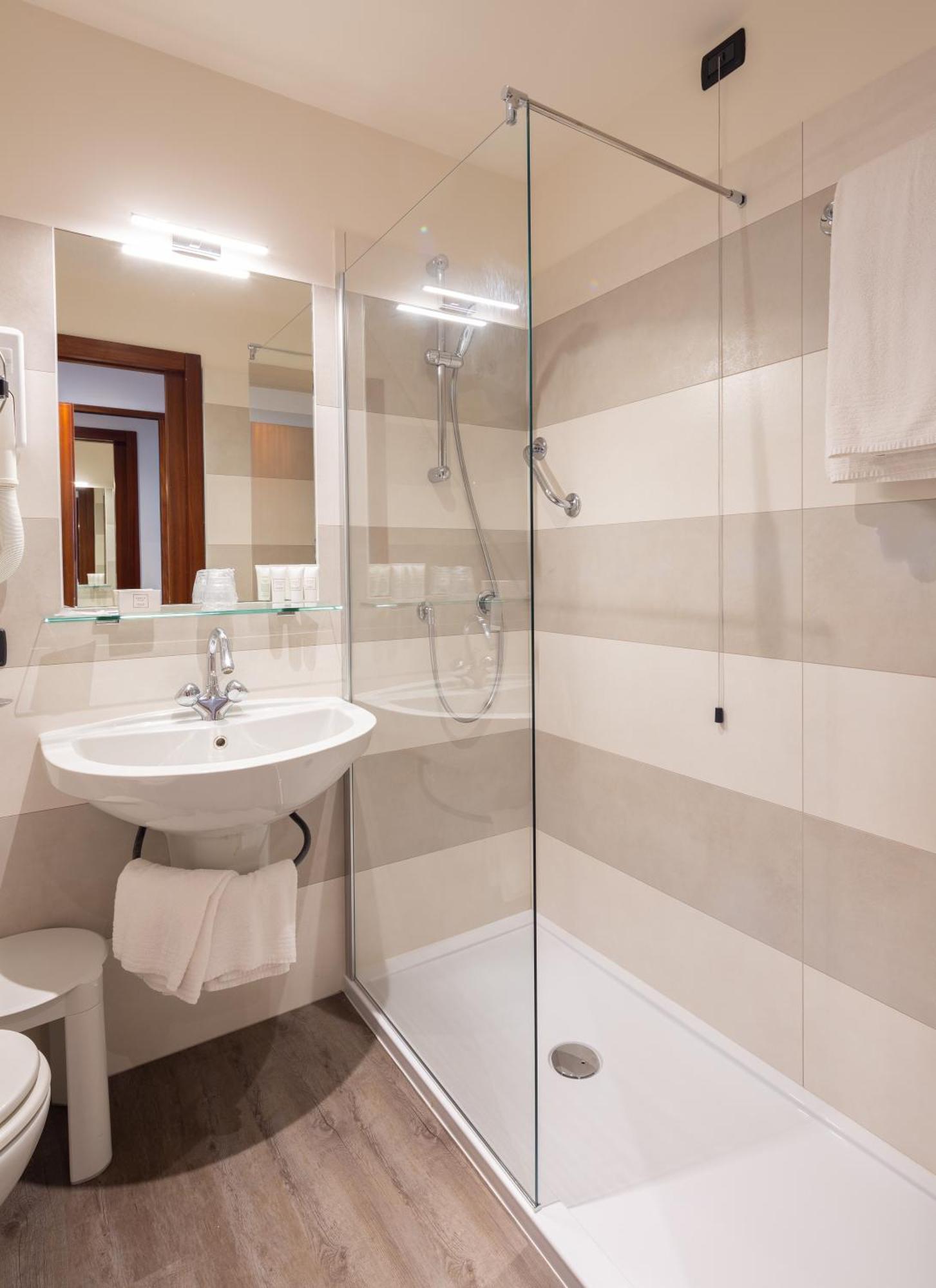 Double or Twin Room Balcony Sea View