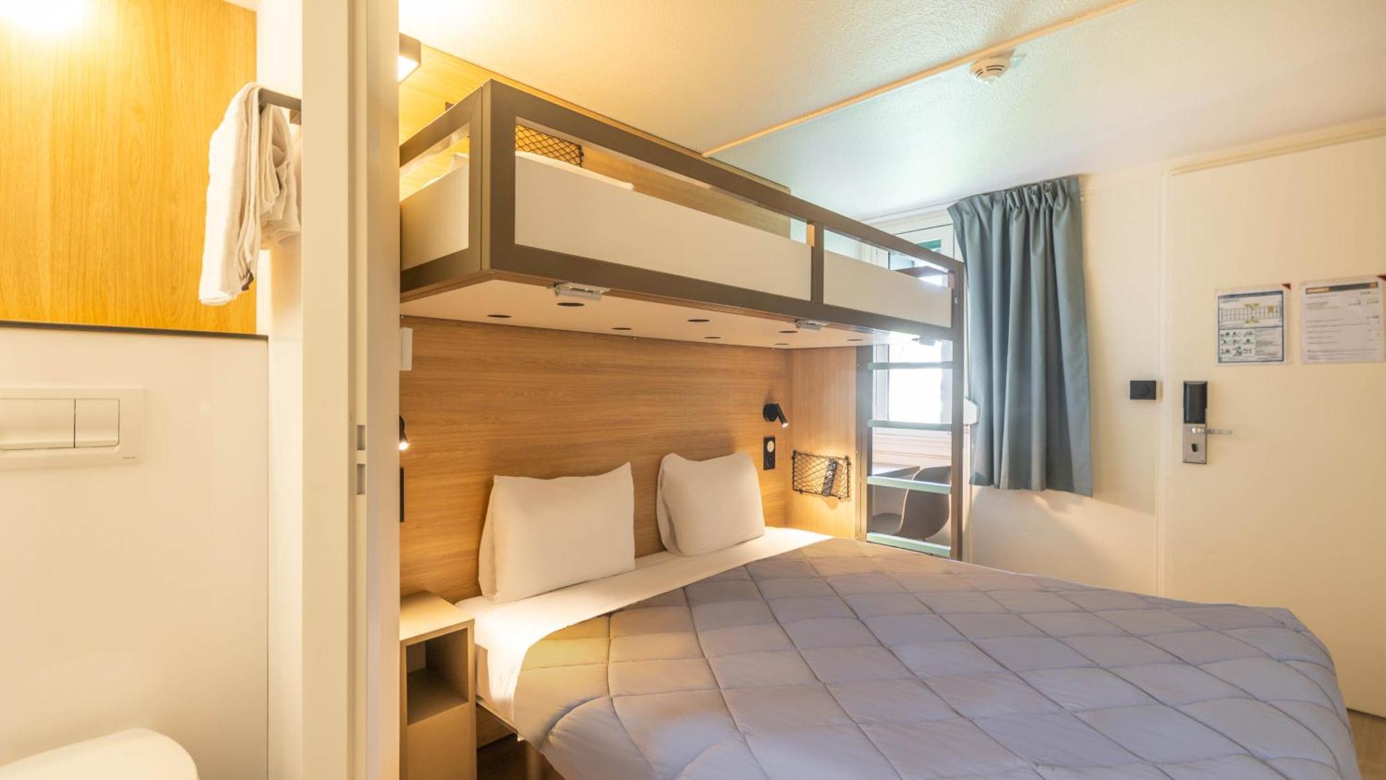 Standard Queen Room with One Bunk Bed,1756406585:JPEG