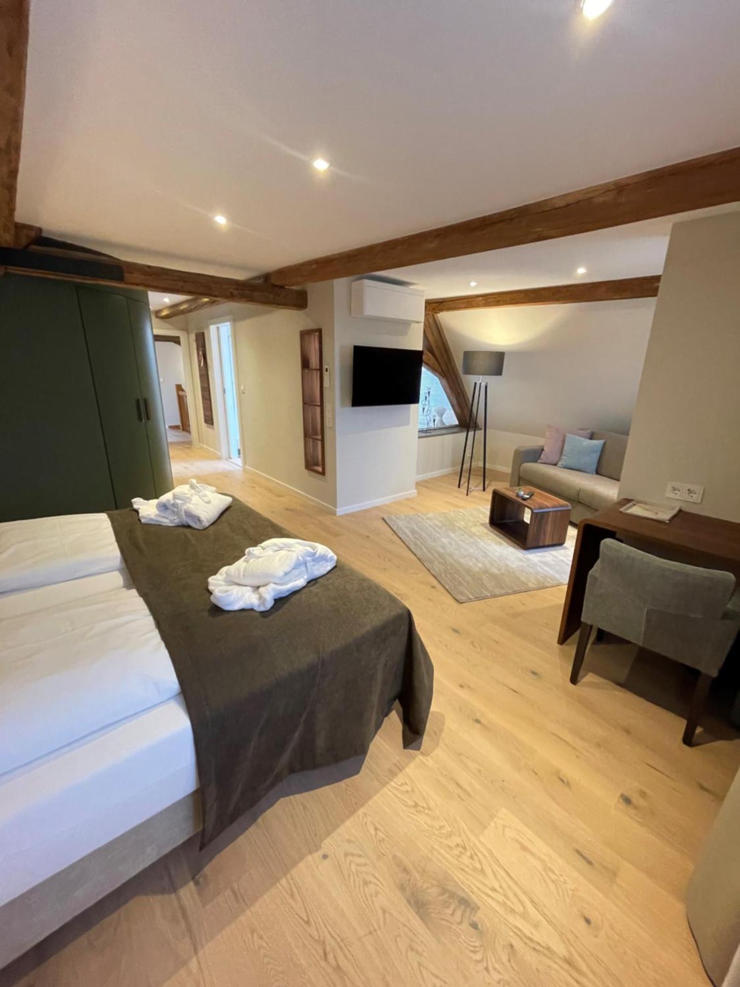 Country Style Suite