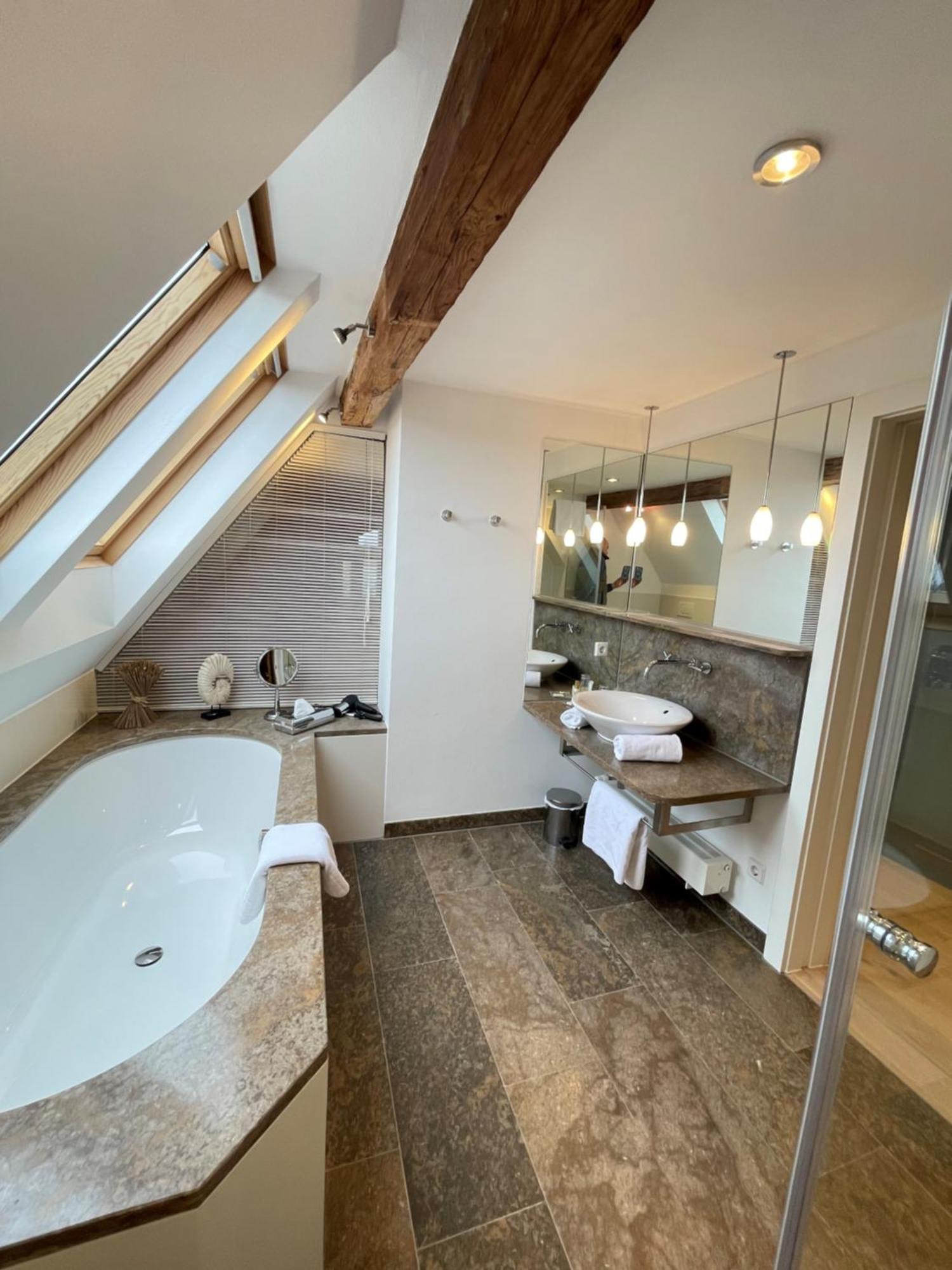 Country Style Suite