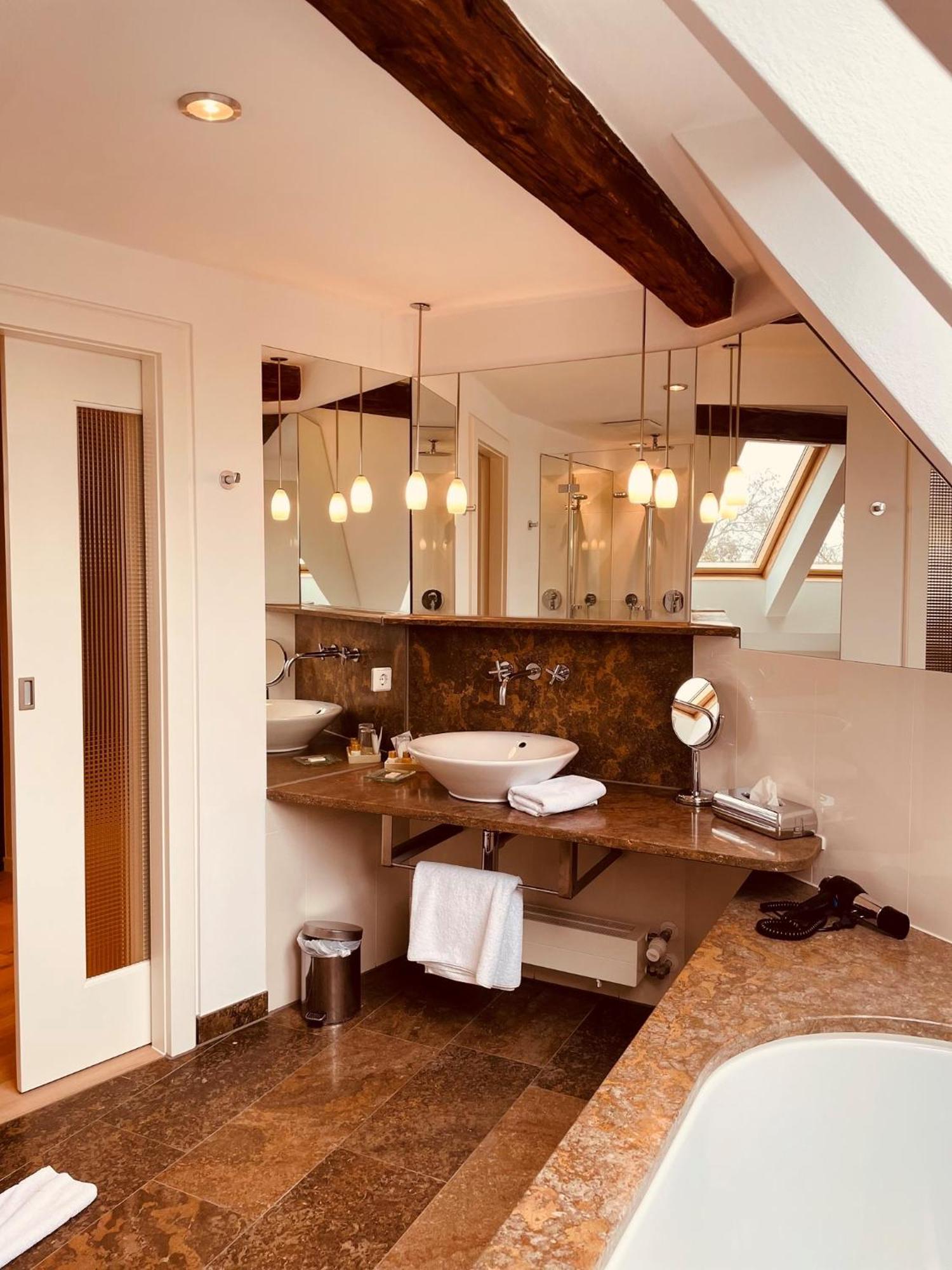 Country Style Suite