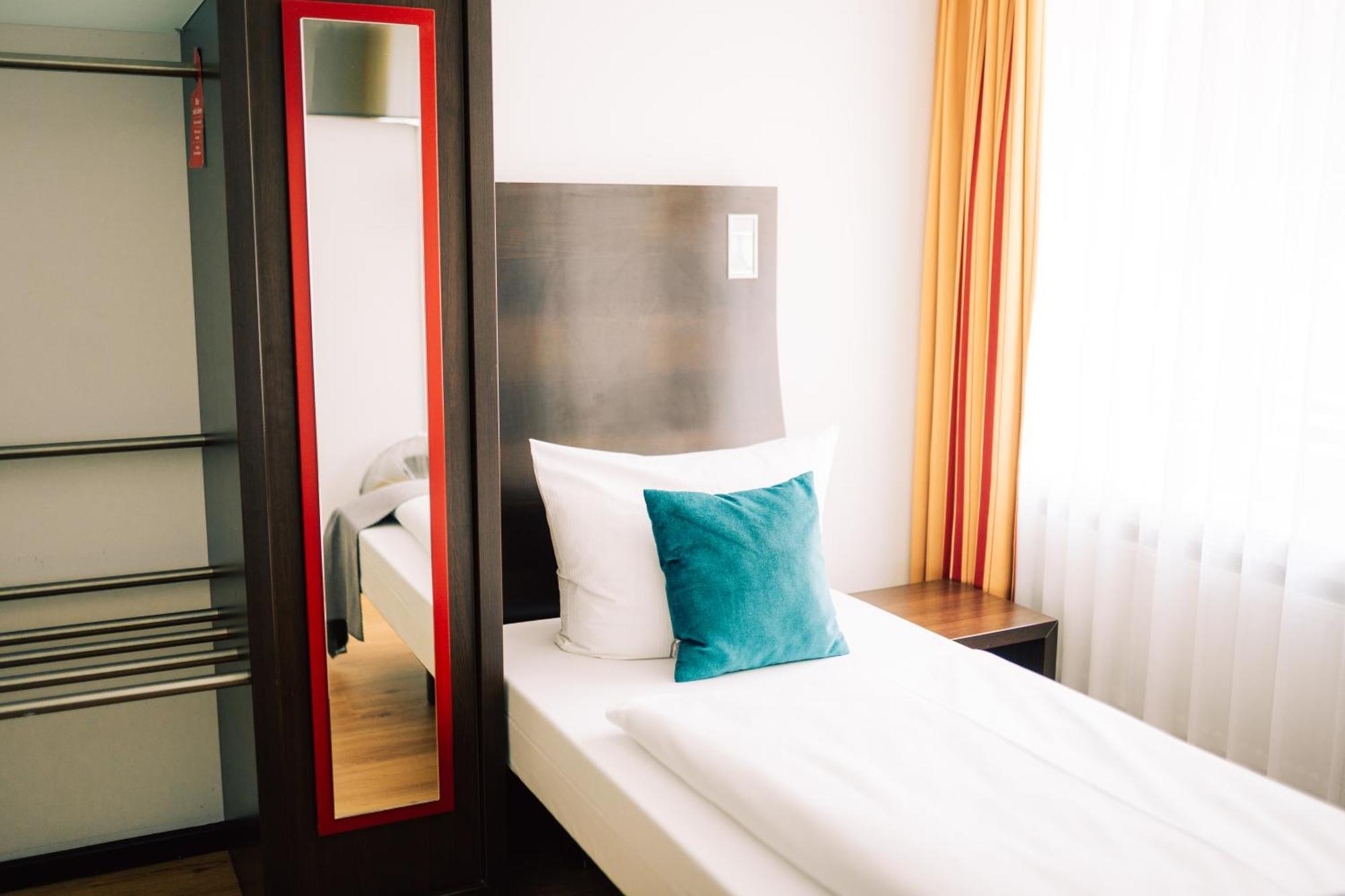 Single Room,1756409700:JPEG