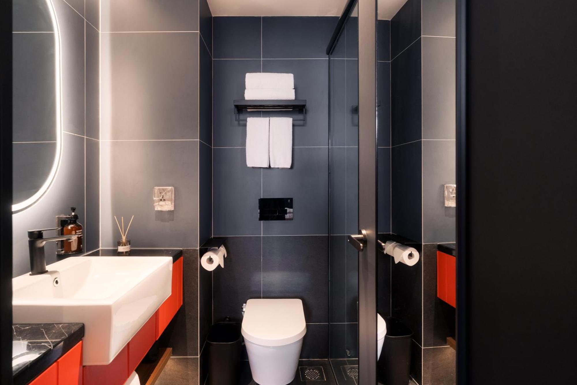 Deluxe Plus King or Twin Room