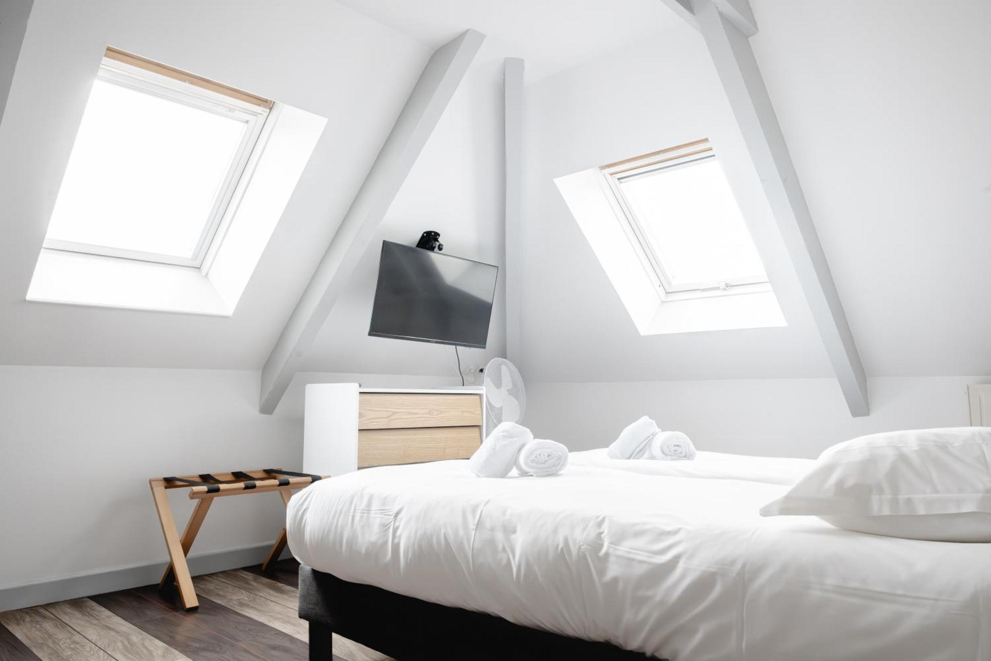 Triple Room,1756419917:JPEG