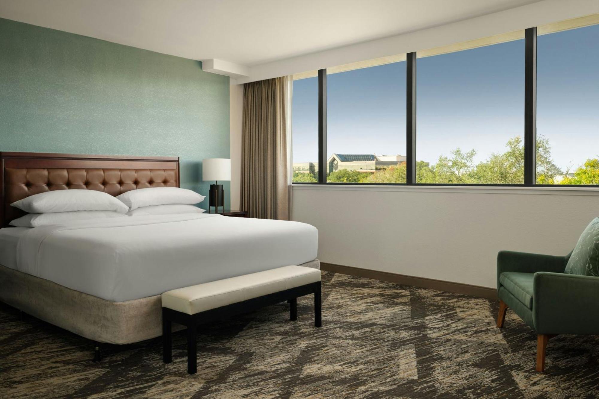 Penthouse Suite 1 King