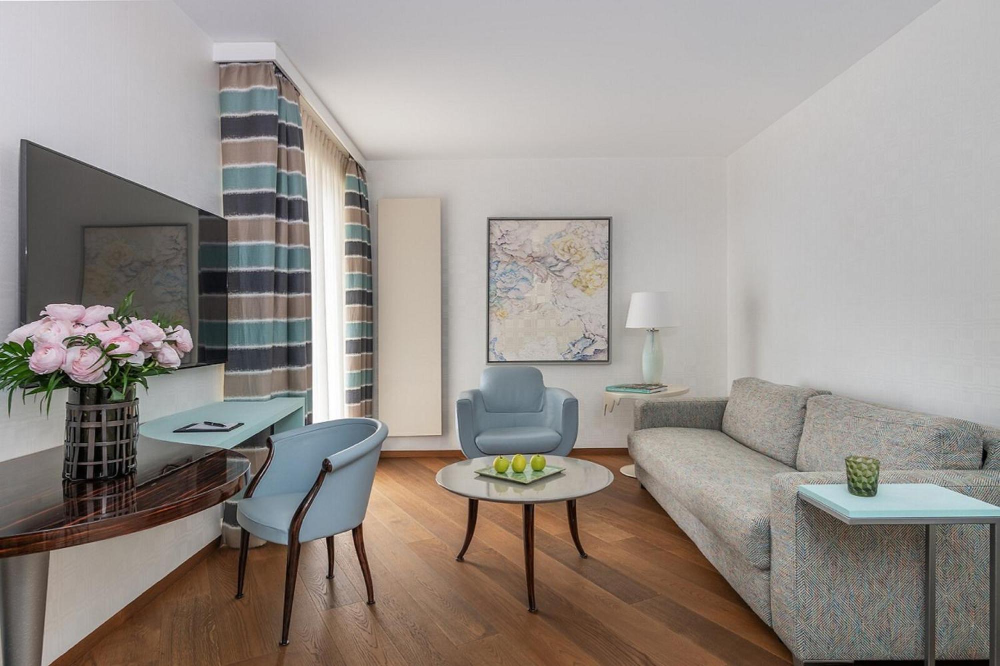 Superior Suite Lake View