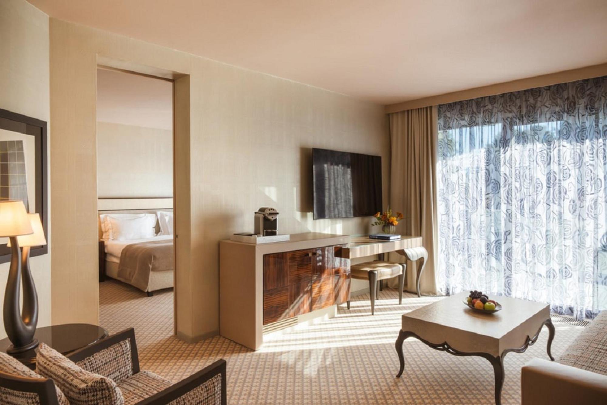 Junior Suite Mountain View