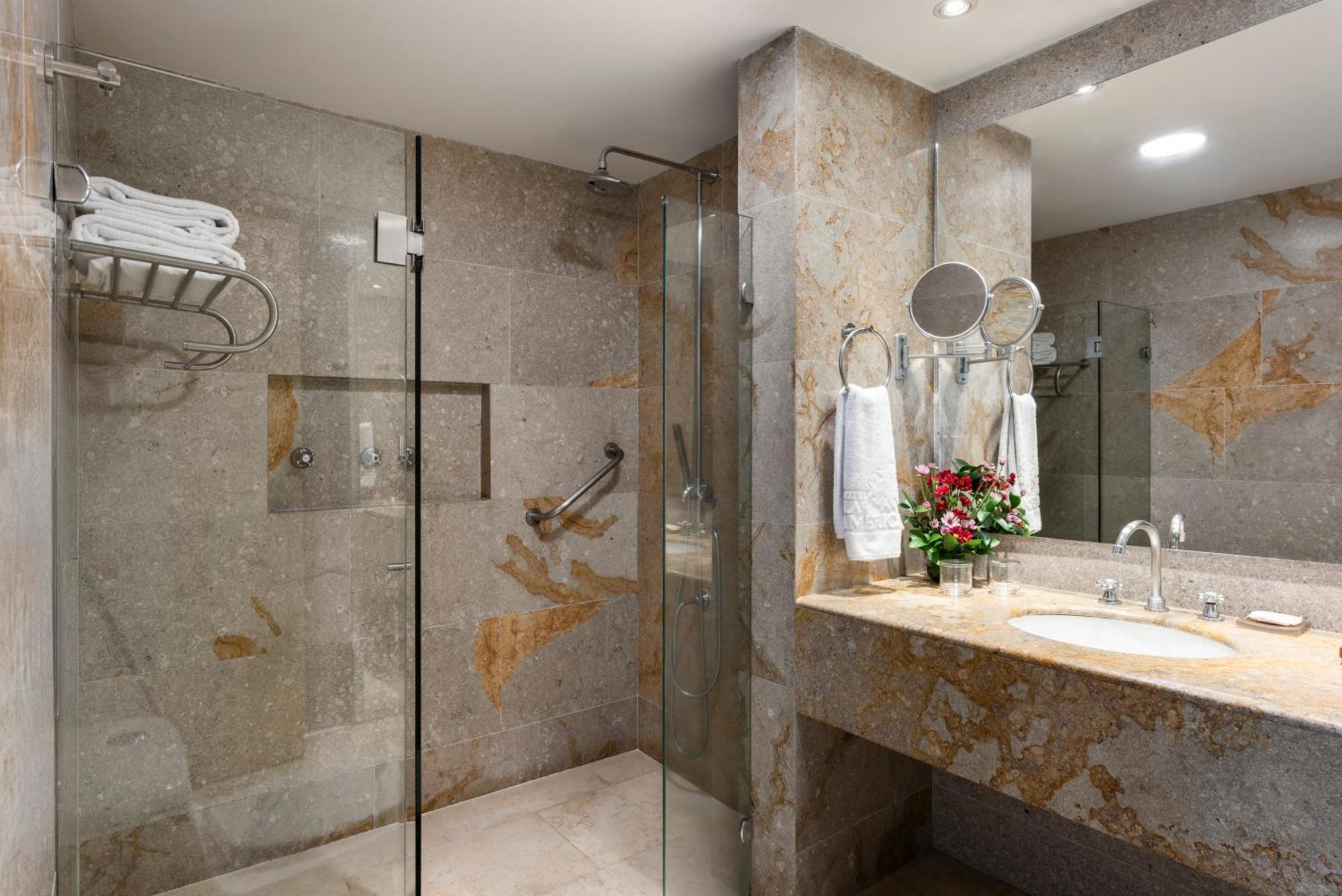 Junior Suite Room