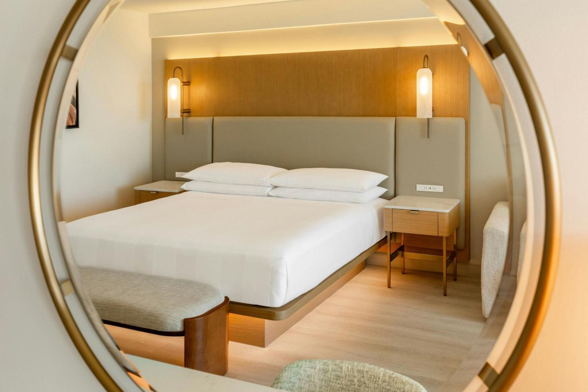 Limited View King Bed