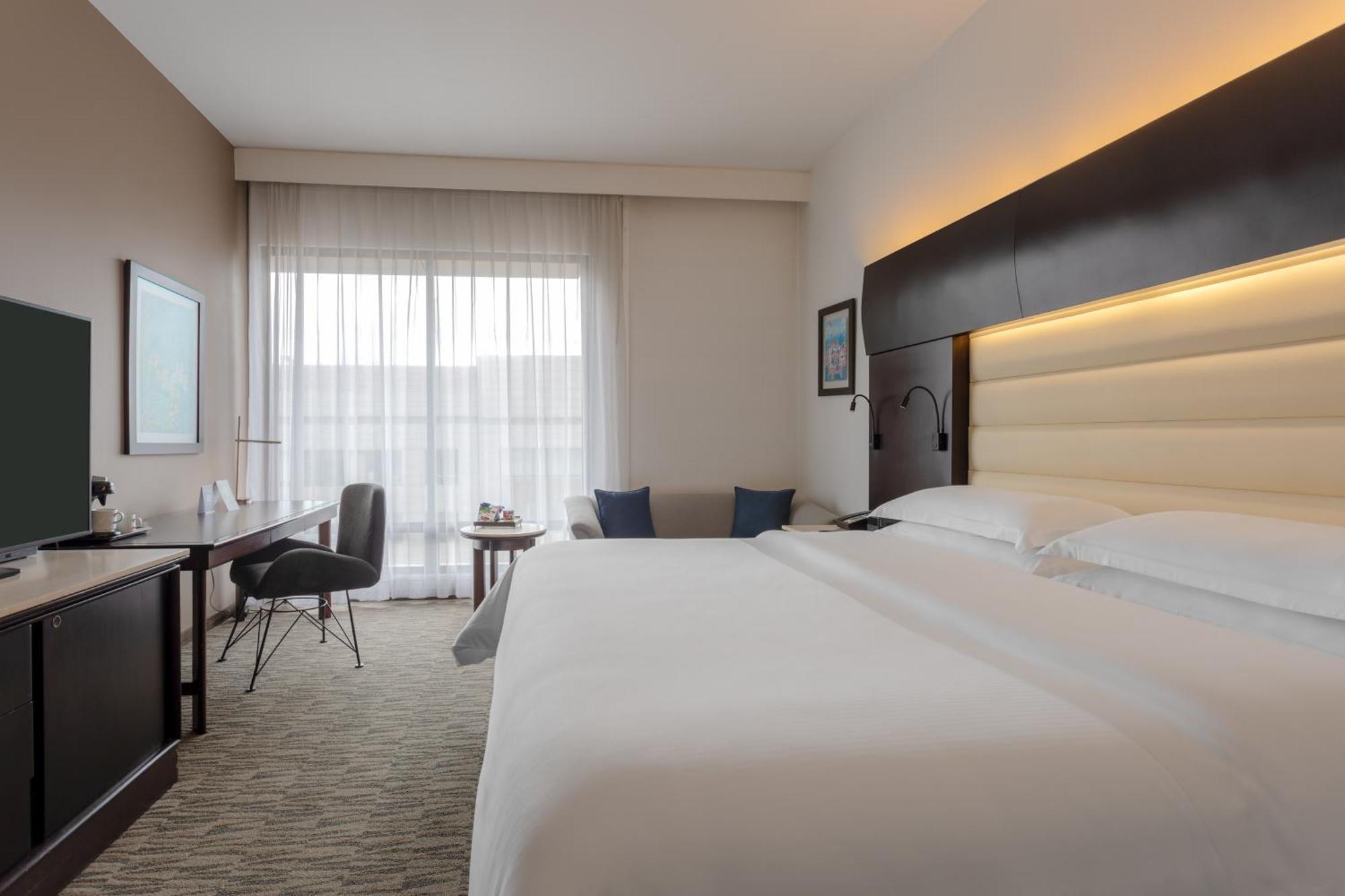 King Room High Floor or Club Access