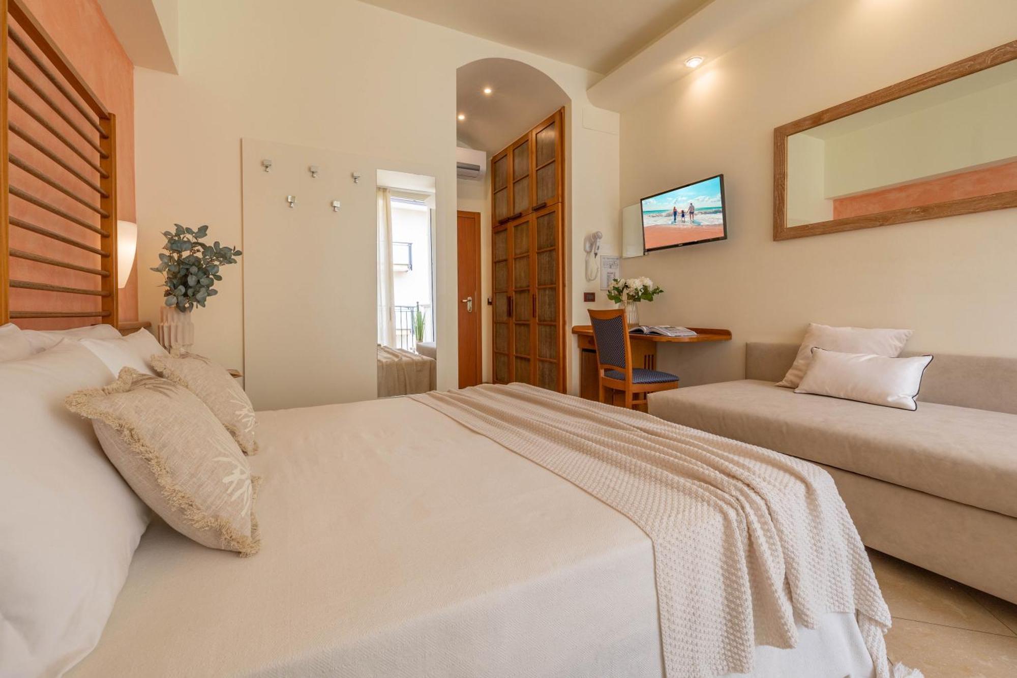 Superior Quadruple Room,1756455649:JPEG