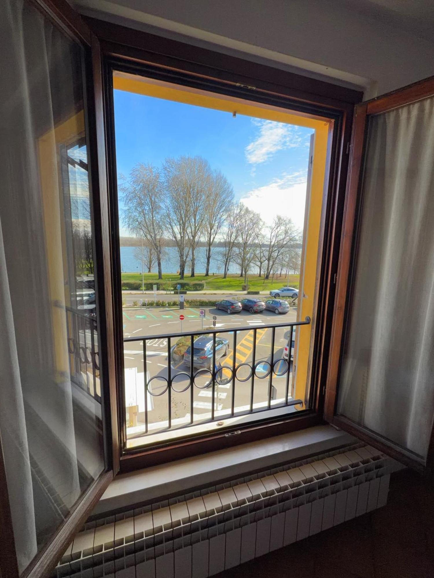 Deluxe Double or Twin Room Lake View