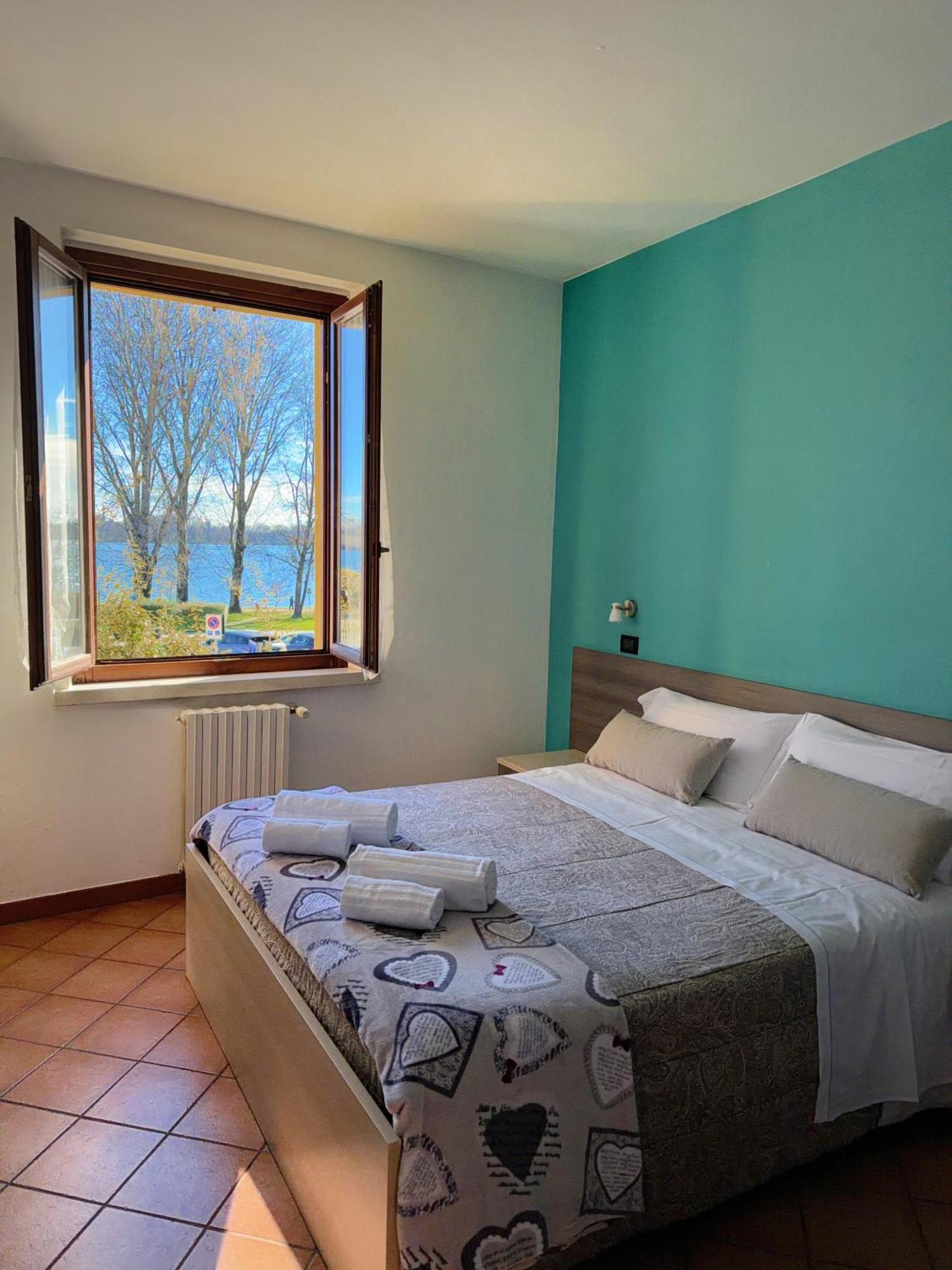 Triple Room Lake View