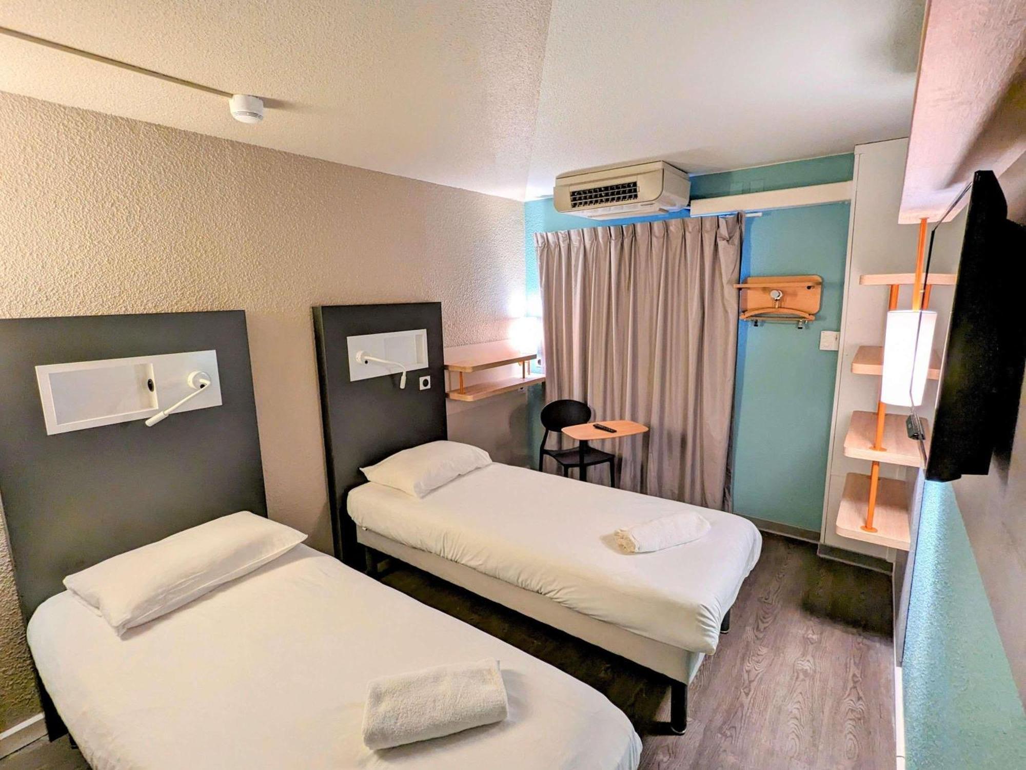 Twin Room,1765331144:JPEG
