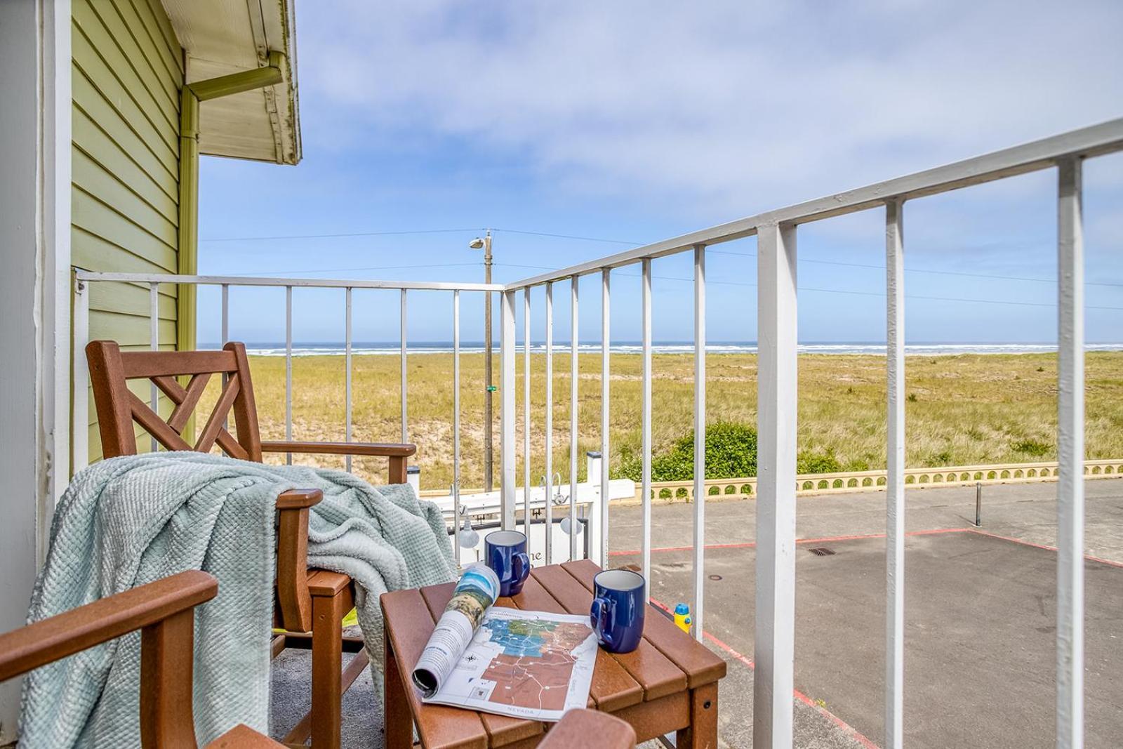Oceanfront King Side Balcony