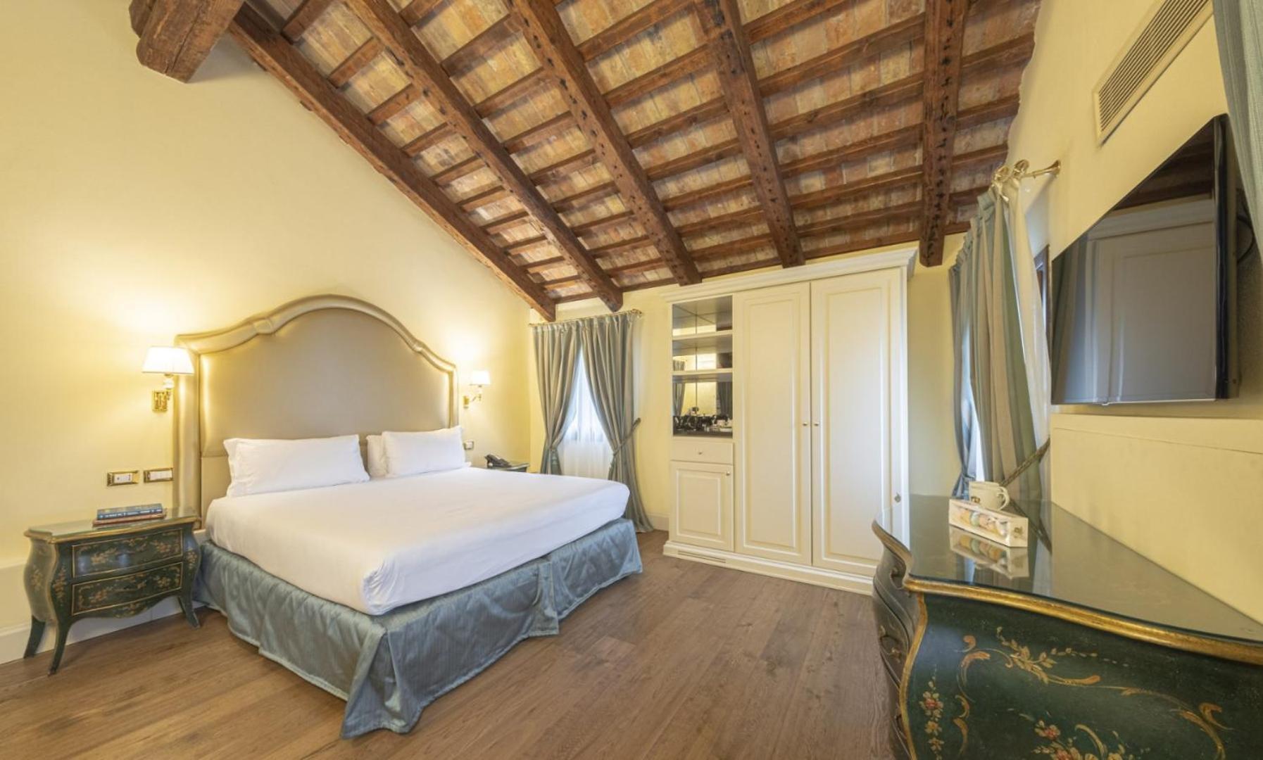 Classic Double Room
