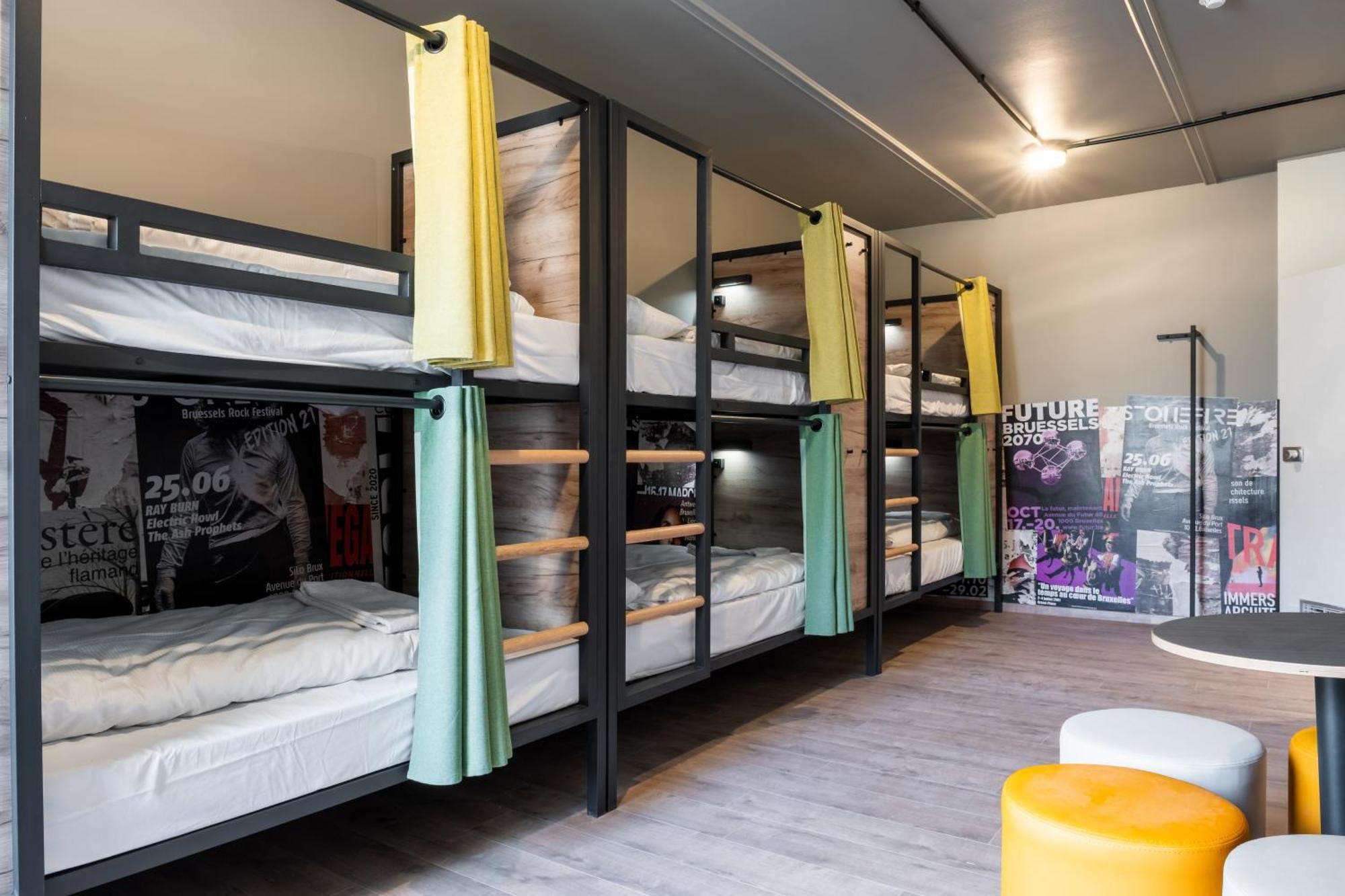 Bed 6-Bed Mixed Dormitory Room