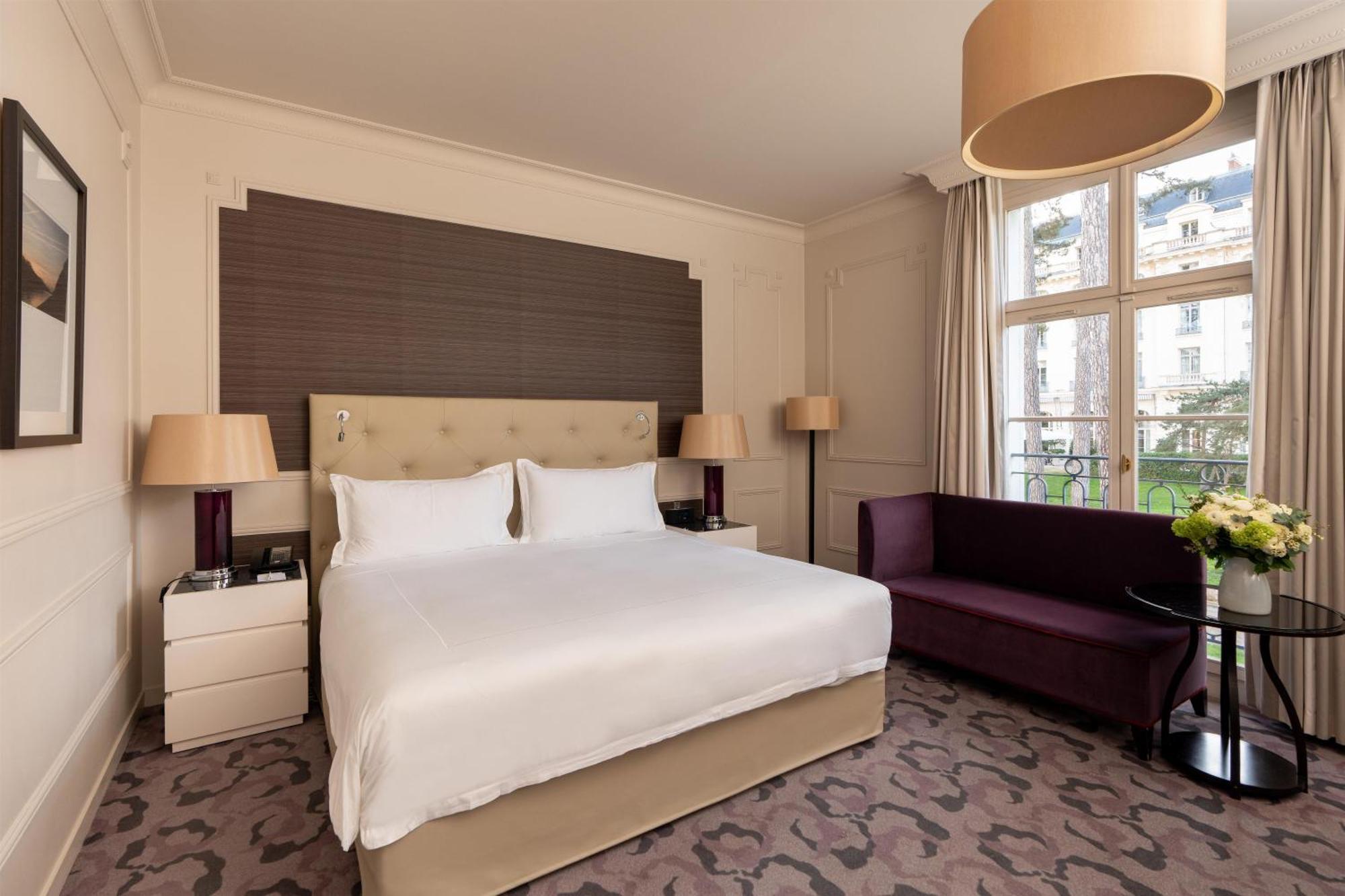 Pavillon 4 Star King Room Garden View
