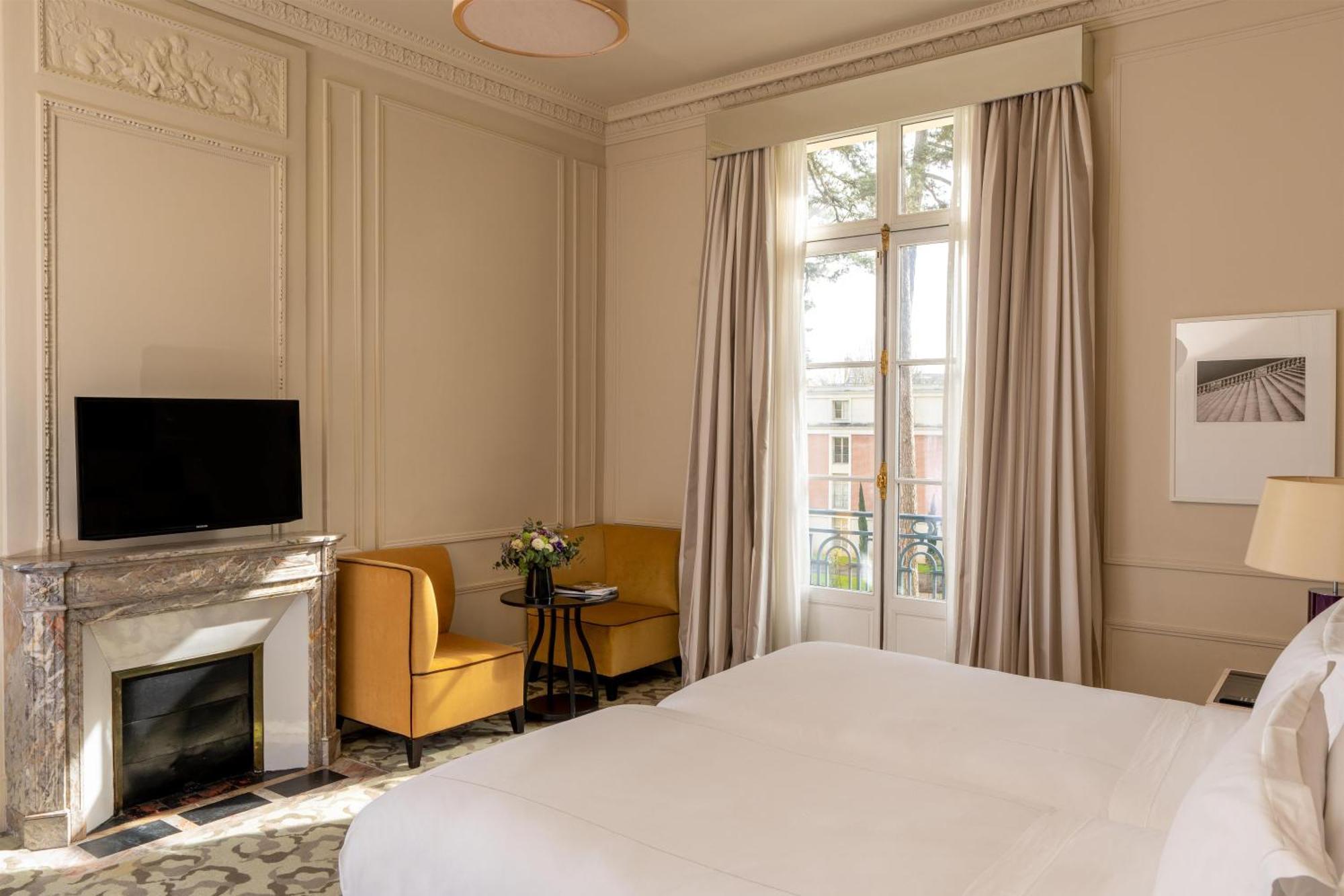 Palace 5 Star Deluxe Twin Room Garden View