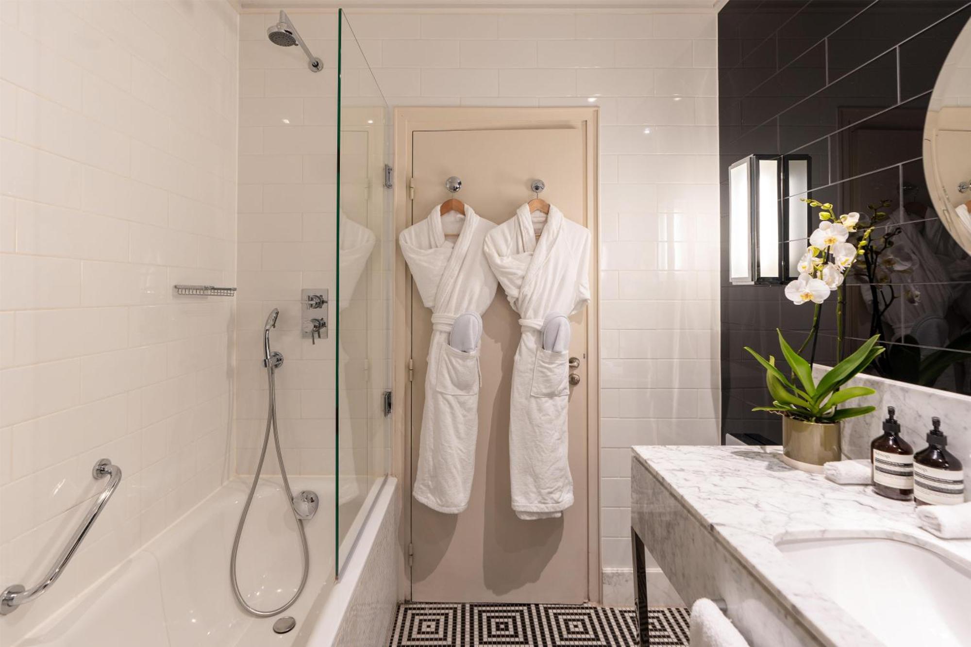 Pavillon 4 Star King Room