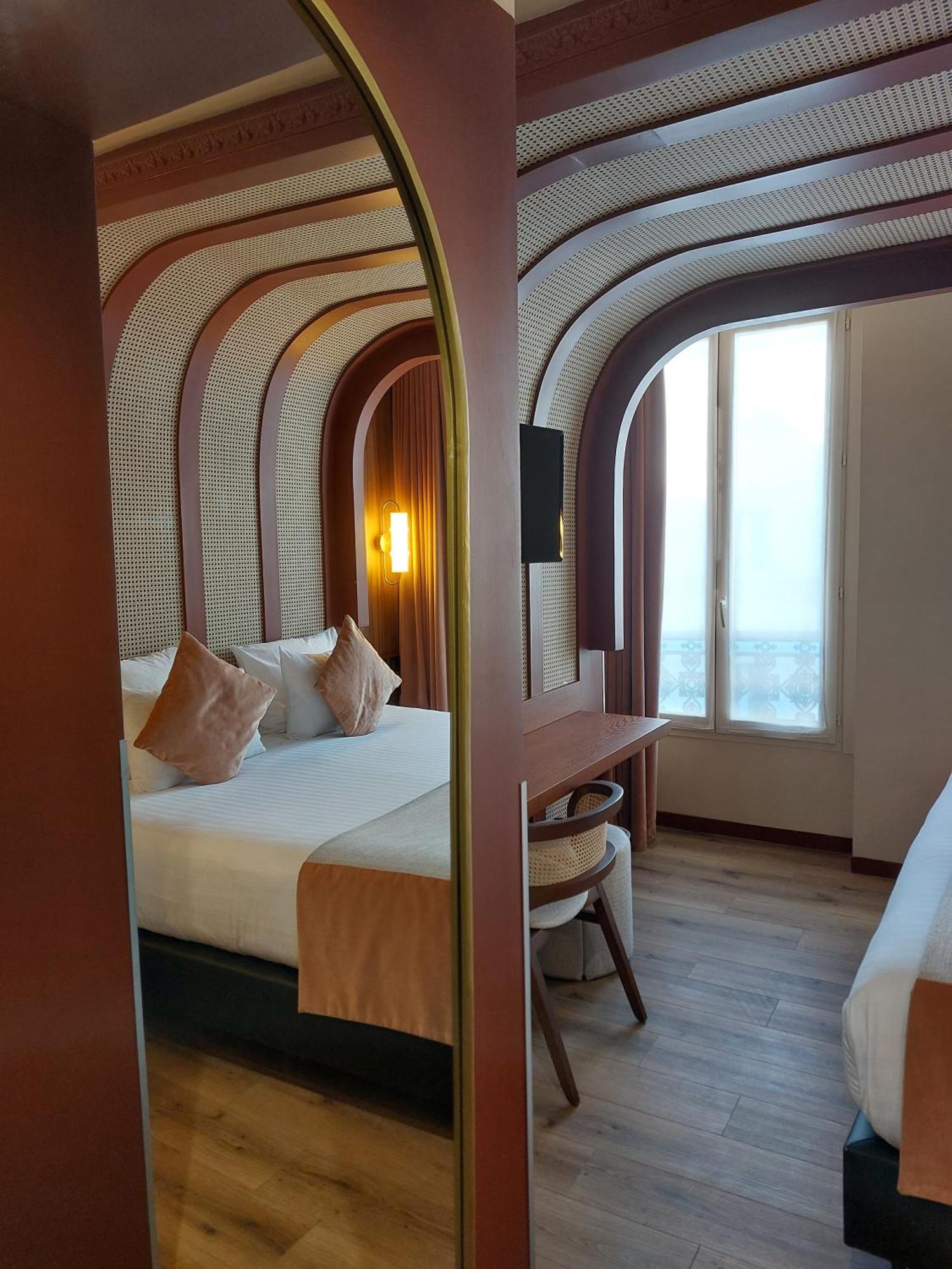 Chambre Grand Lit ou Lits Jumeaux Confort