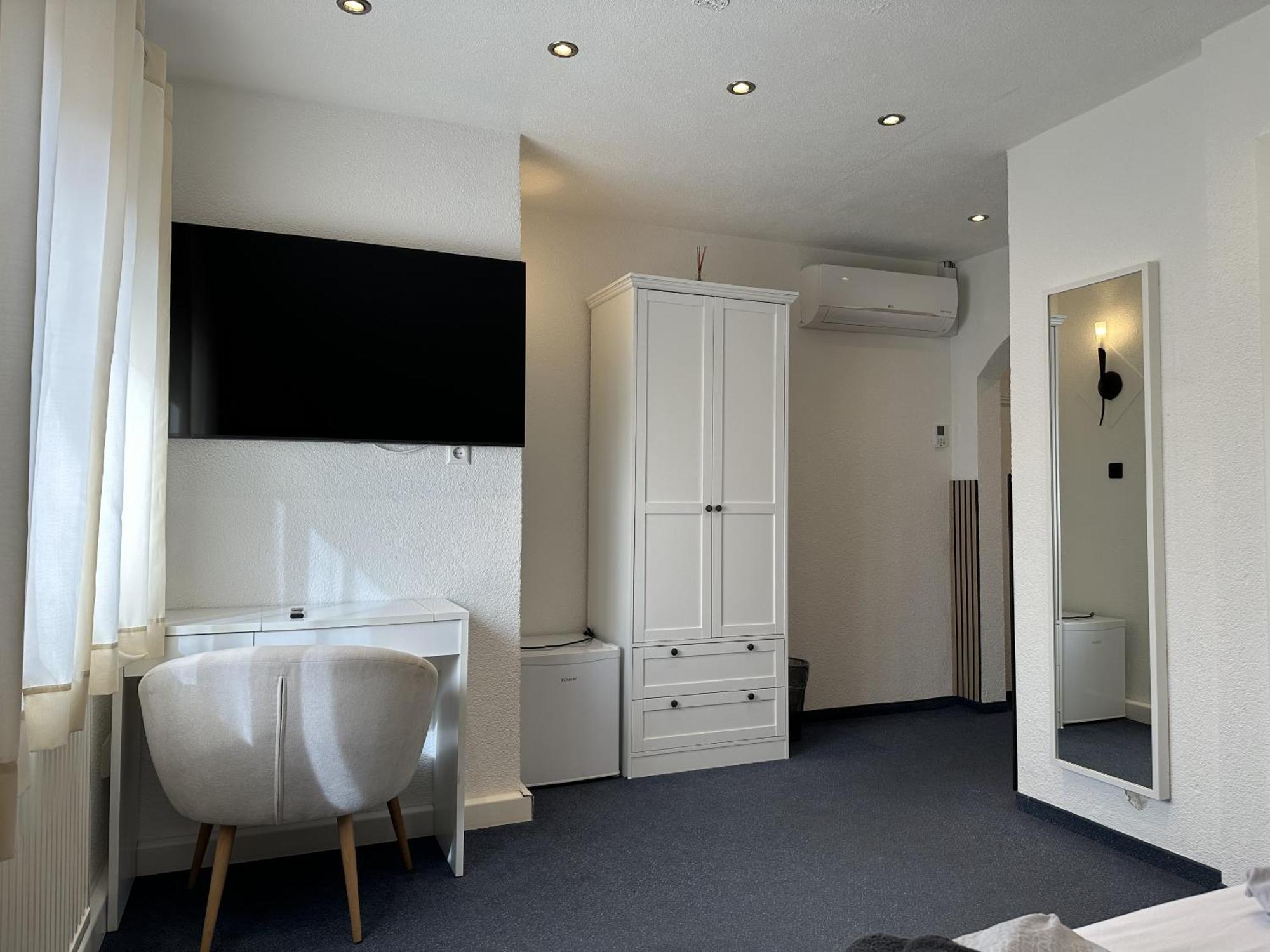 Double Room Private Bathroom
