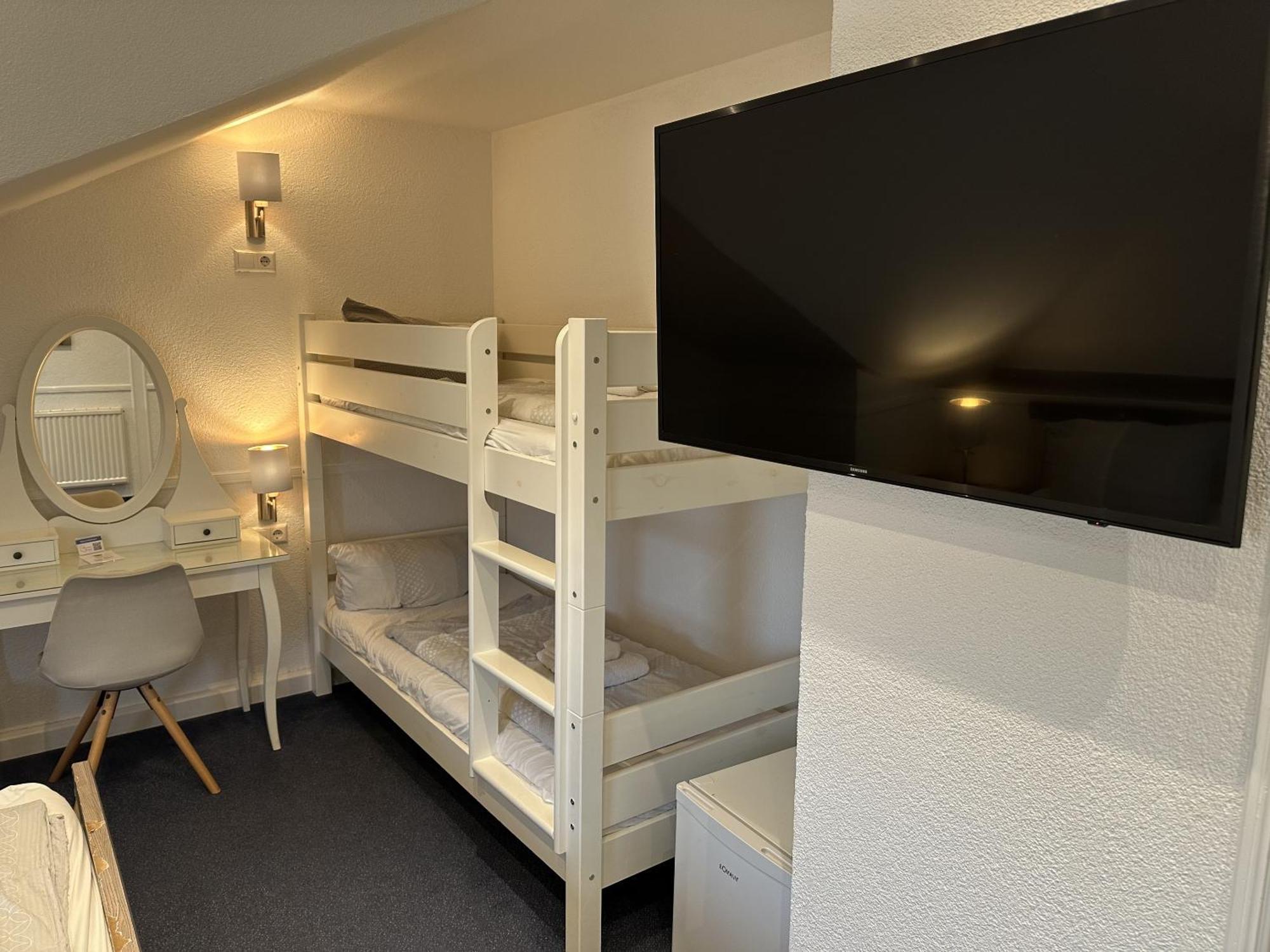 Quadruple Room Private Bathroom