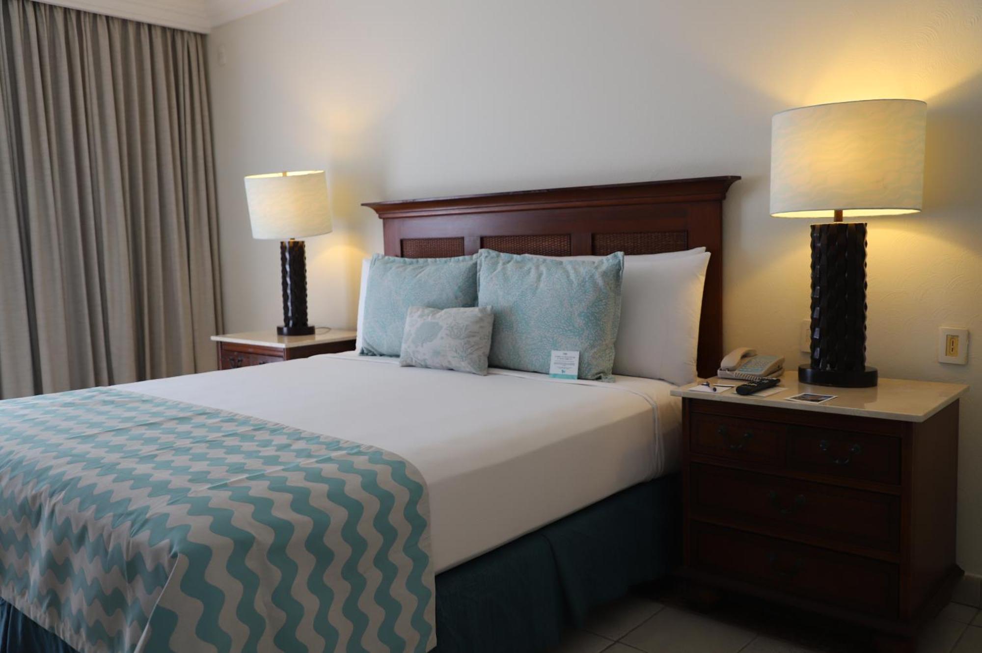 Quarto Deluxe com Cama King-size e Vista do Mar