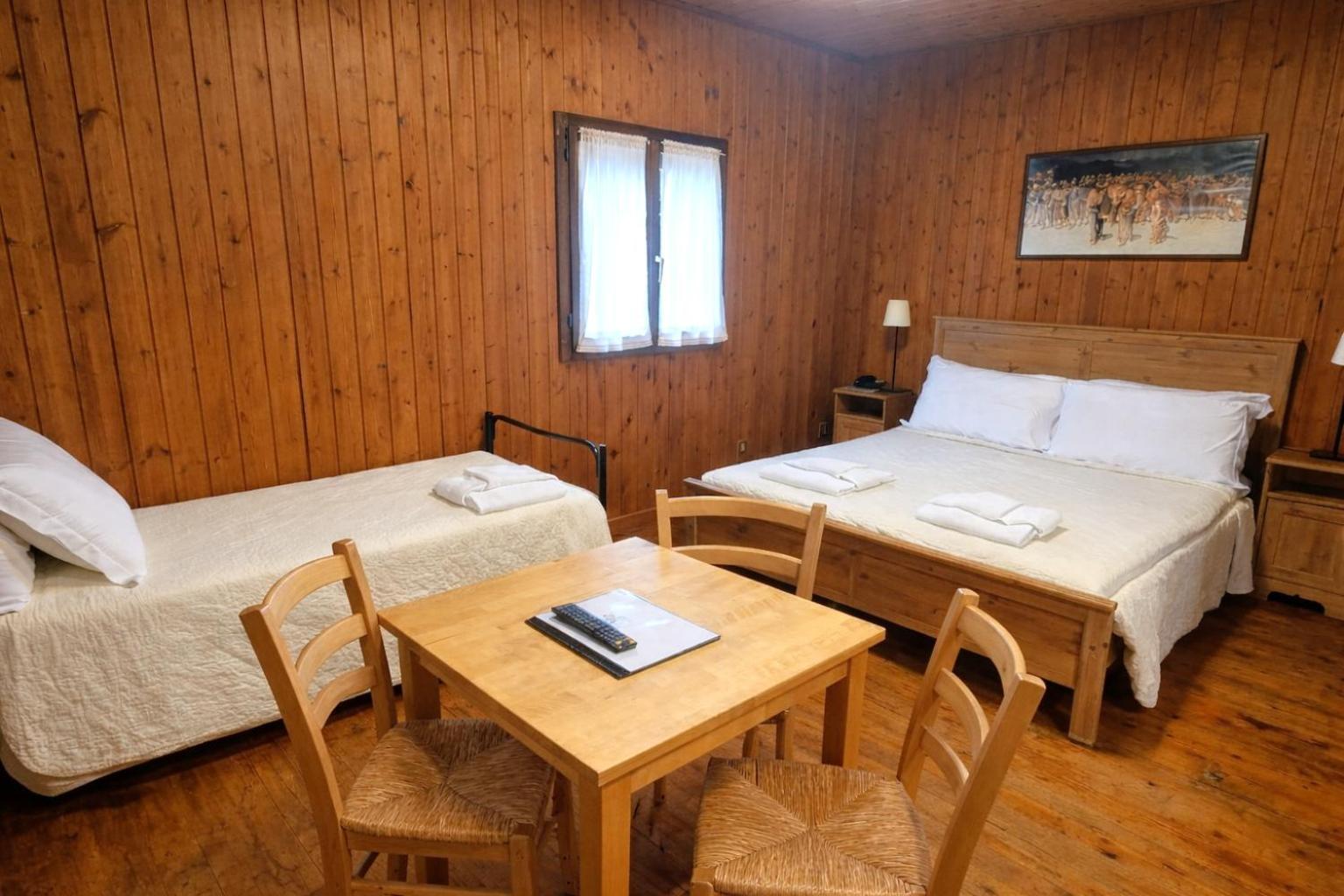 Chalet,1756510571:JPEG